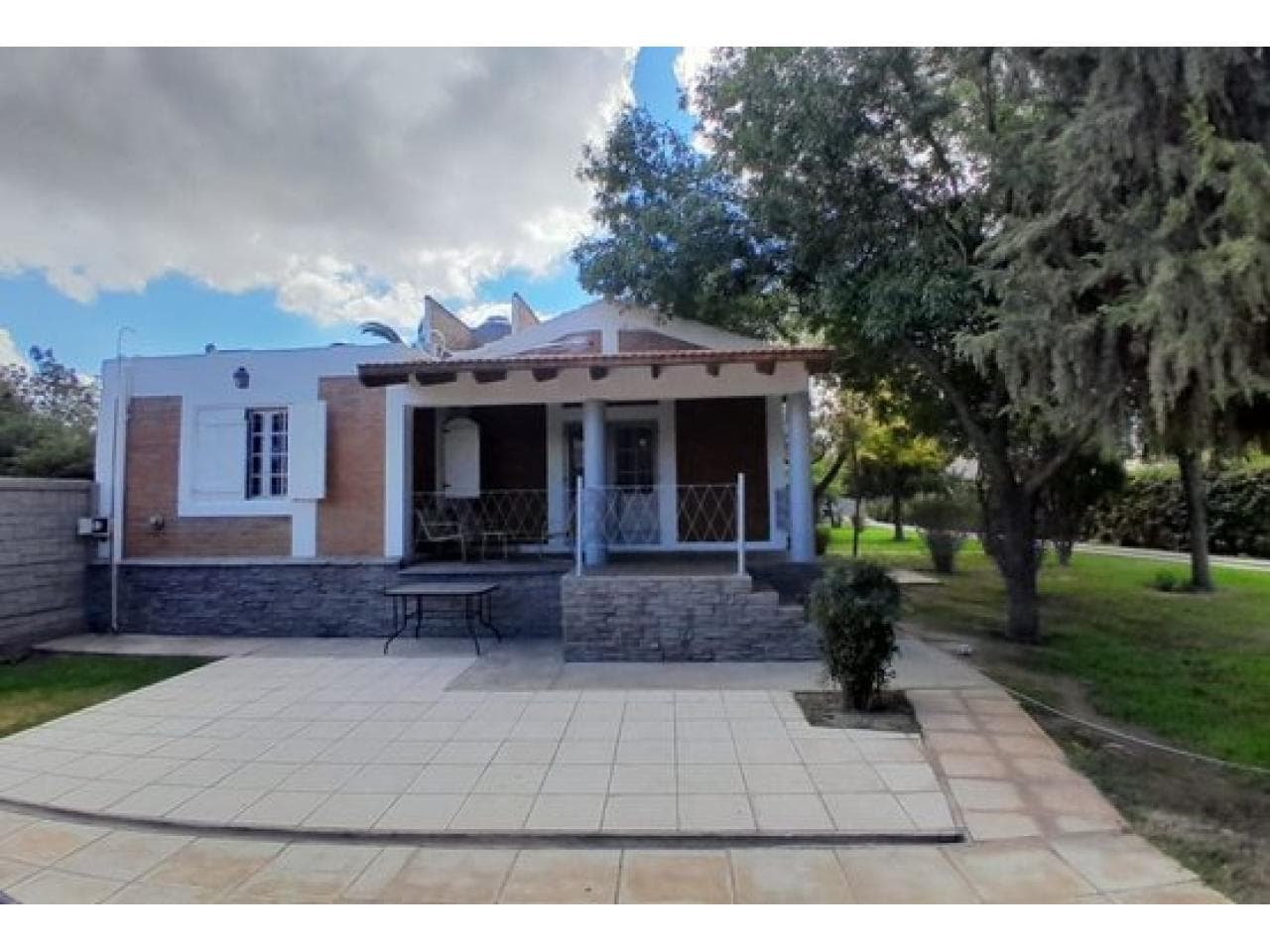 Alquiler De Casa Amoblada. 2 Hab. Santa Lucia. Mls#420981131-187