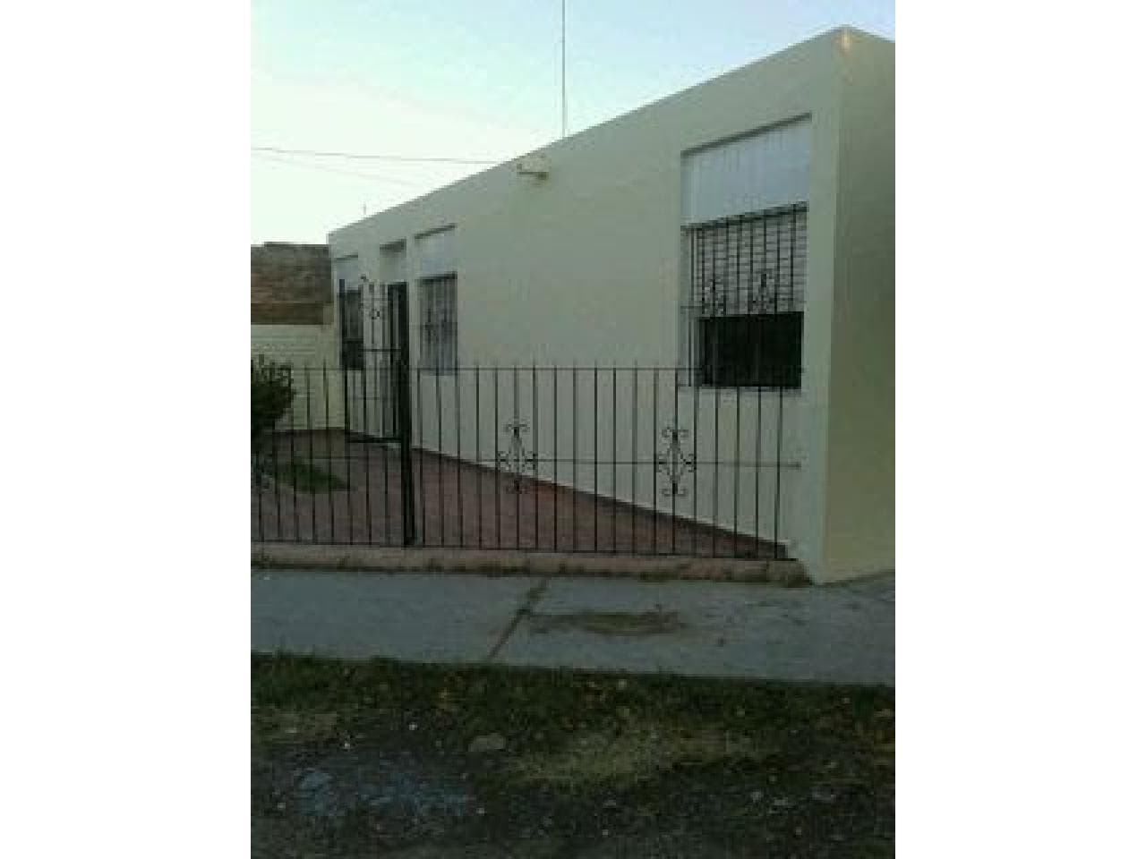 Venta Casa 4 Dormitorios, Rawson.