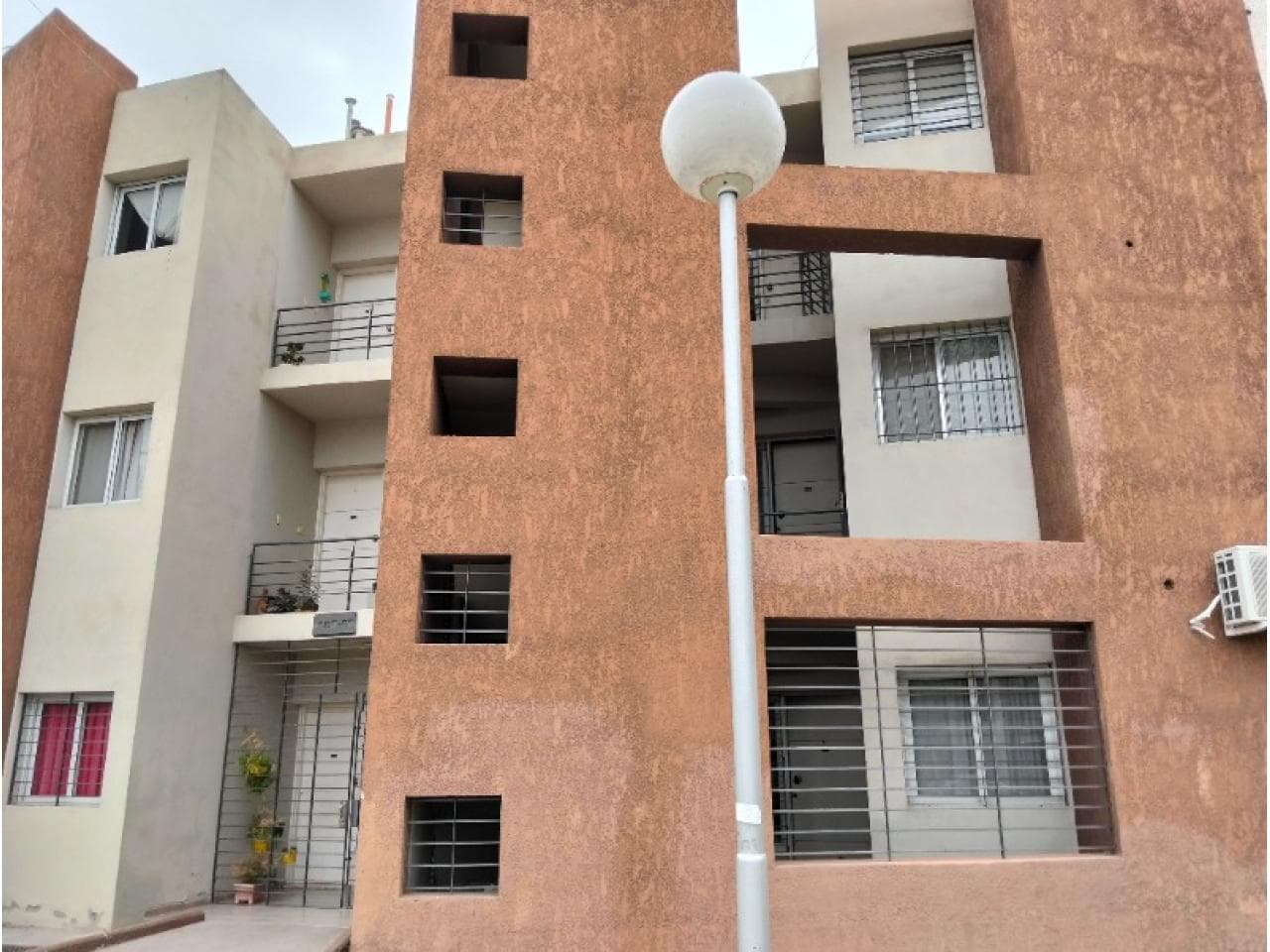 Venta Departamento Amplio. Capital