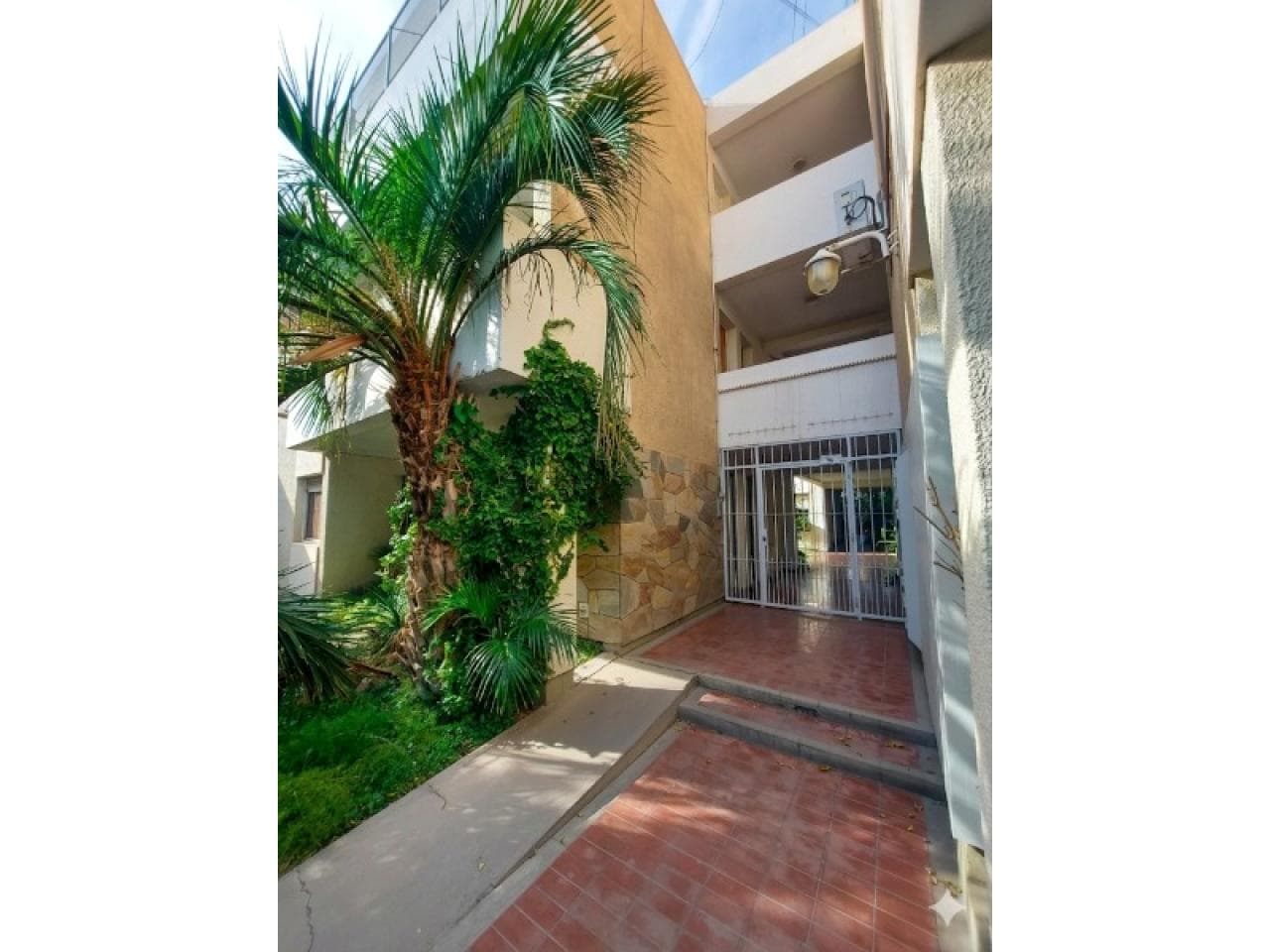 Venta Depto De 3 Dormitorios, 2 Baños, Listo Para Escriturar, Trinidad. Capital