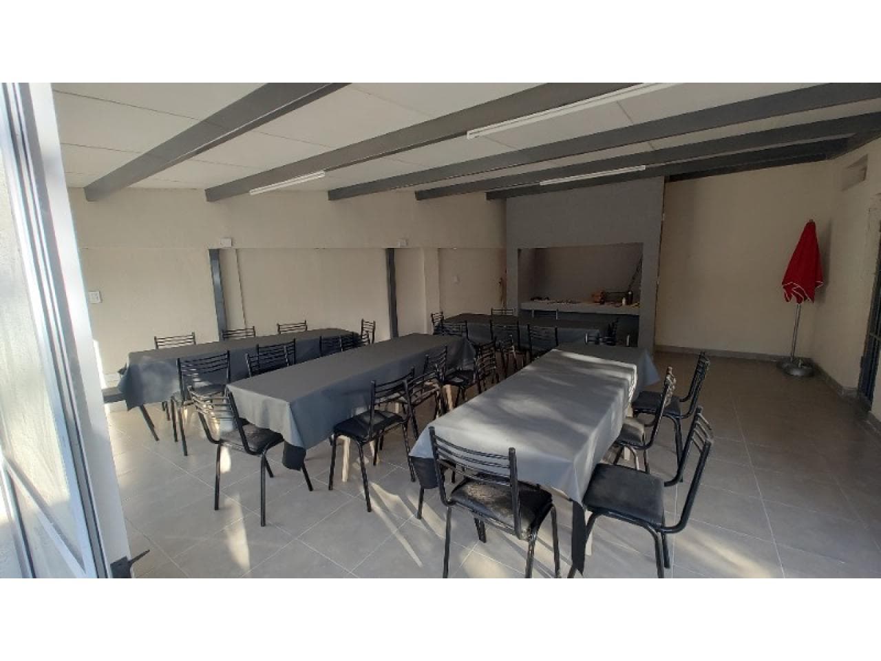 Alquiler. Salon Cerrado Para Eventos. Santa Lucia