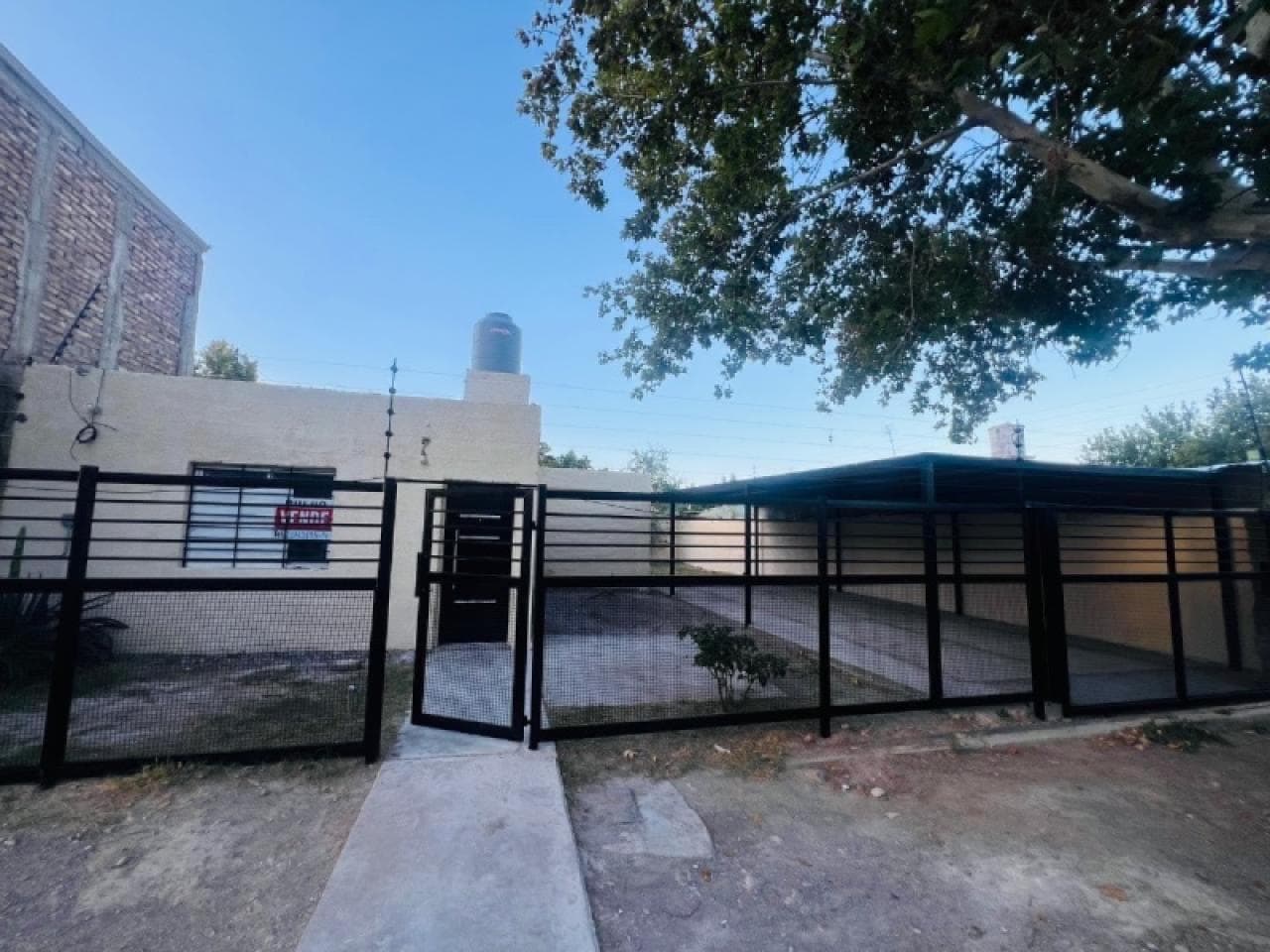 Venta. Casa En Rivadavia