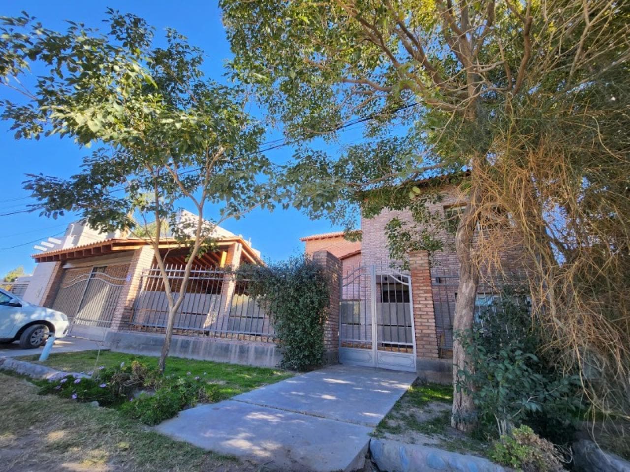 Exclusiva Casa En Venta De Categoría En Barrio Widmer