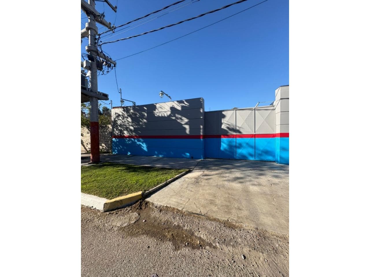 Venta Local Comercial En Esquina + Oficinas Y Depósito Capital