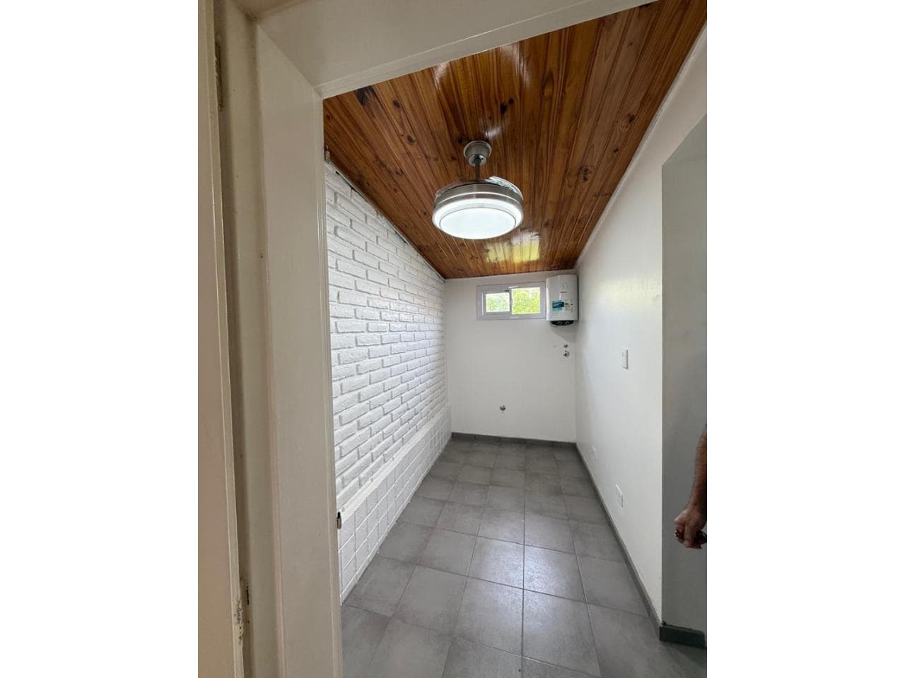 Alquiler De Espacio A Estranar Consultorio / Estetica / Oficina. Estacionamiento
