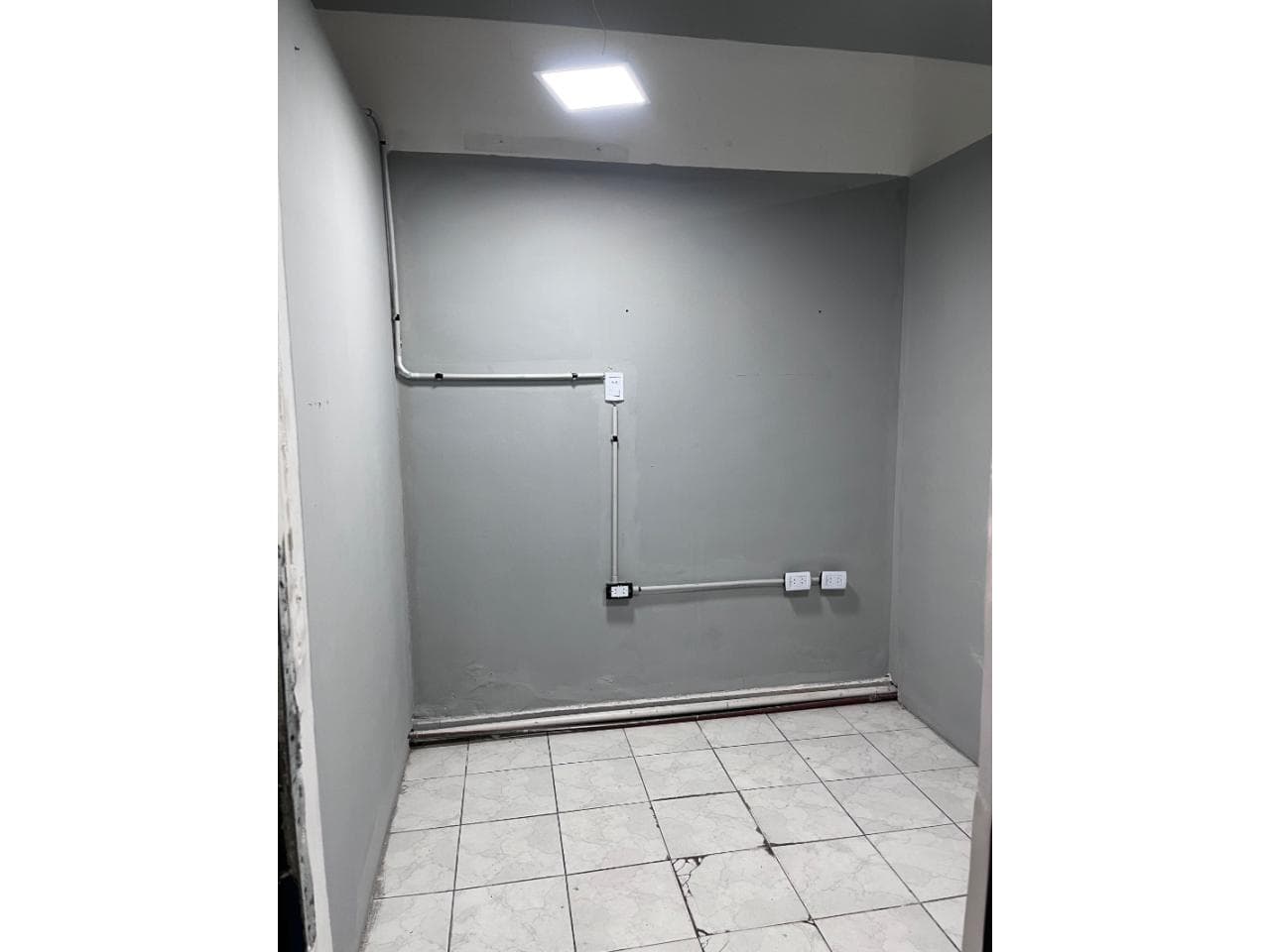 Alquiler Box Disponible En Barbería
