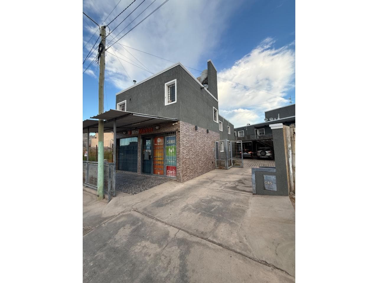 Venta Dpto Primer Piso Con Cochera En Rivadavia.