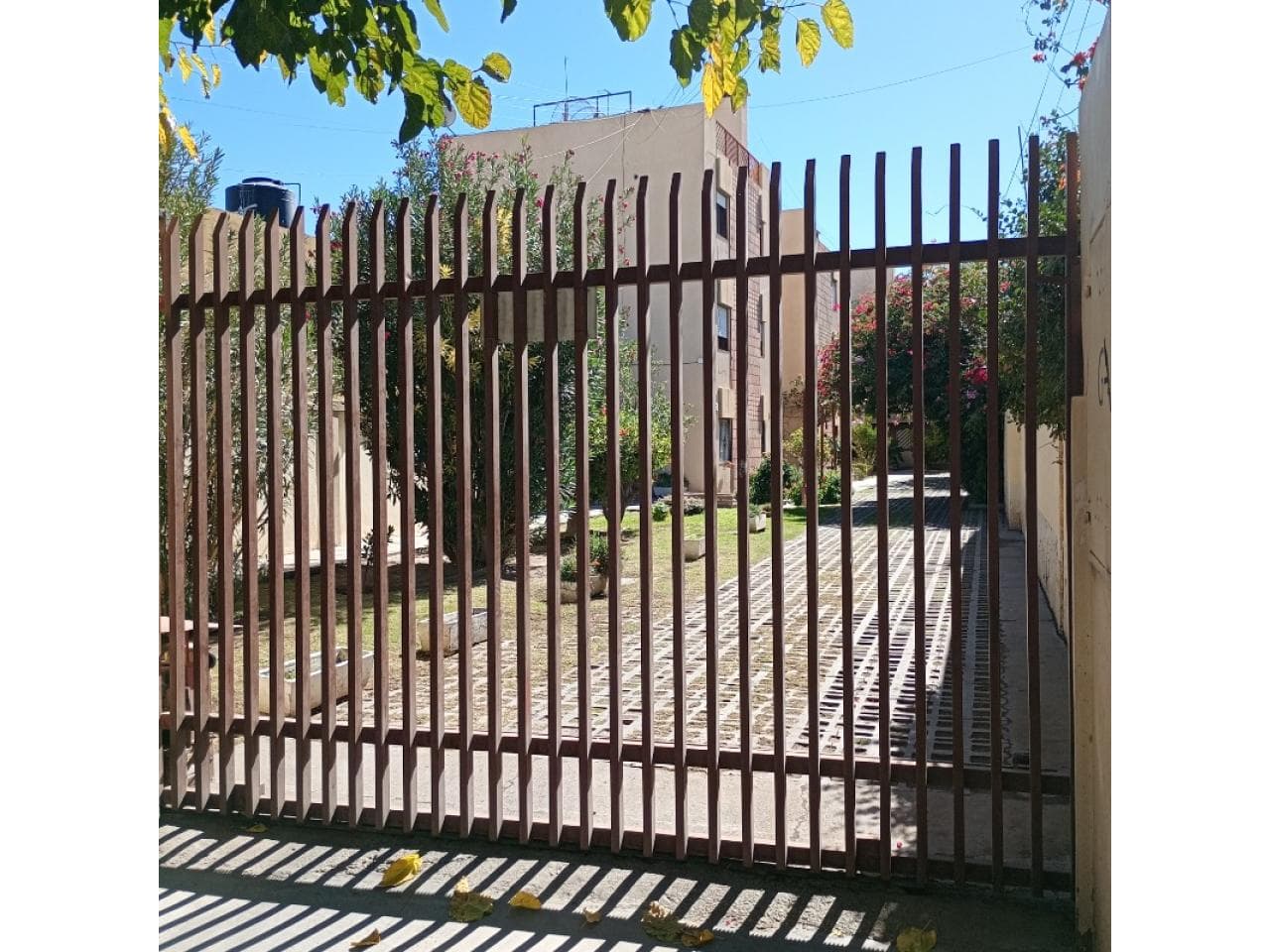 Venta Dpto 2 Dormitorios Con Cochera Techada, Ideal Inversión, Excelente Zona