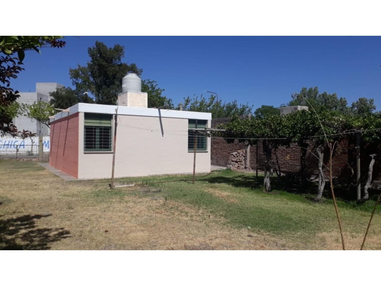 Alquiler Casa: 3 Dormitorios, 1 Cocina Comedor, 1 Baño , Horno De Ladrillo , Pergolas De Parra, Amplio Fondo