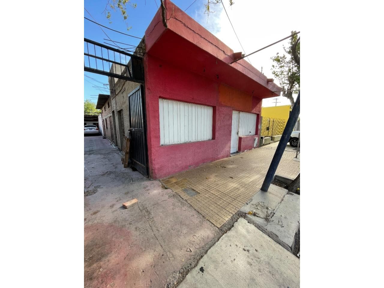Venta Salon Comercial, Galponcito Y Casa Mixta 3 Dorm.