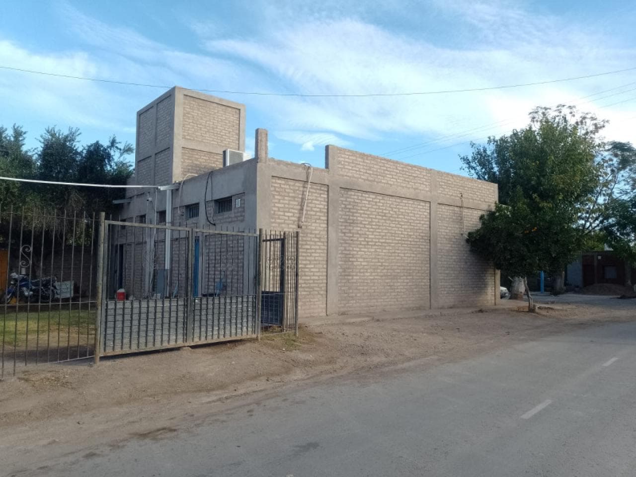 Venta Oportunidad Inversores Salones Comerciales Y Departamentos En Albardon