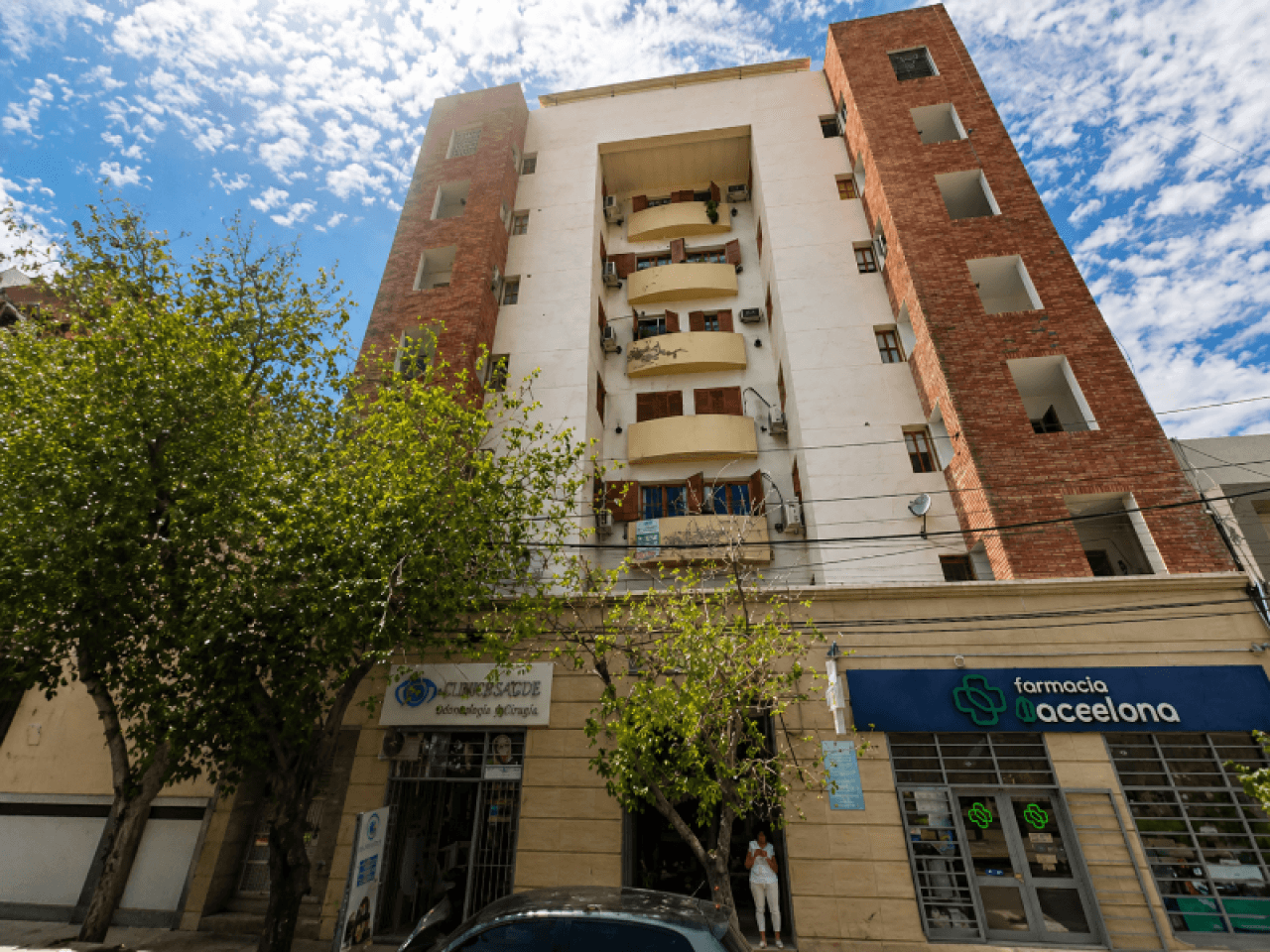 Alquiler Excelente Punto, Departamento. 2 Dorm. Con Cochera