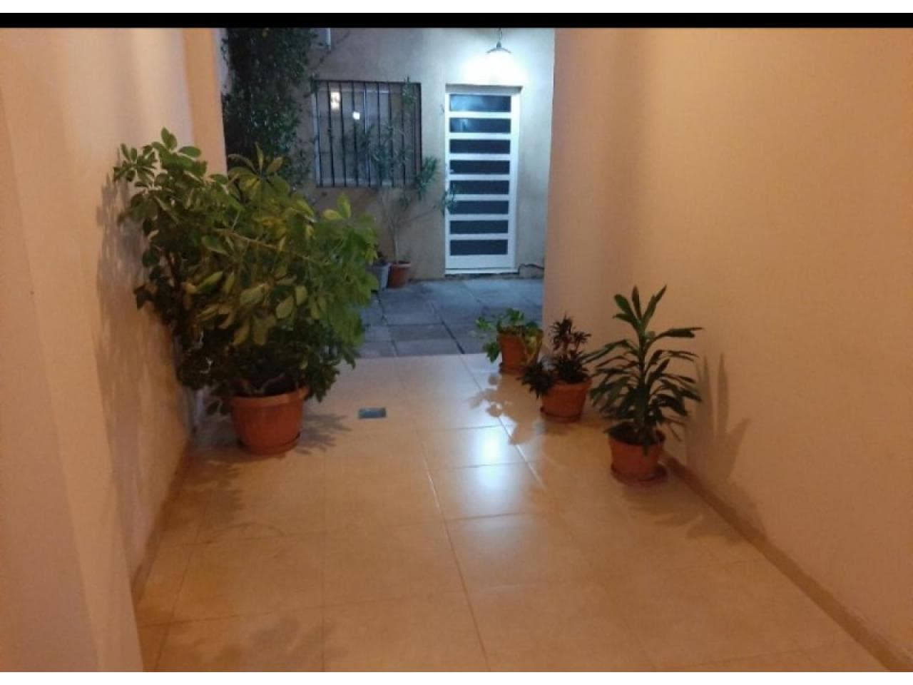 Alquiler Hermoso Dpto, Planta Baja Con Patio, 1 Dorm, Cocina Comedor, Baño Y Vestidor, Excelente Ubicación. Capital