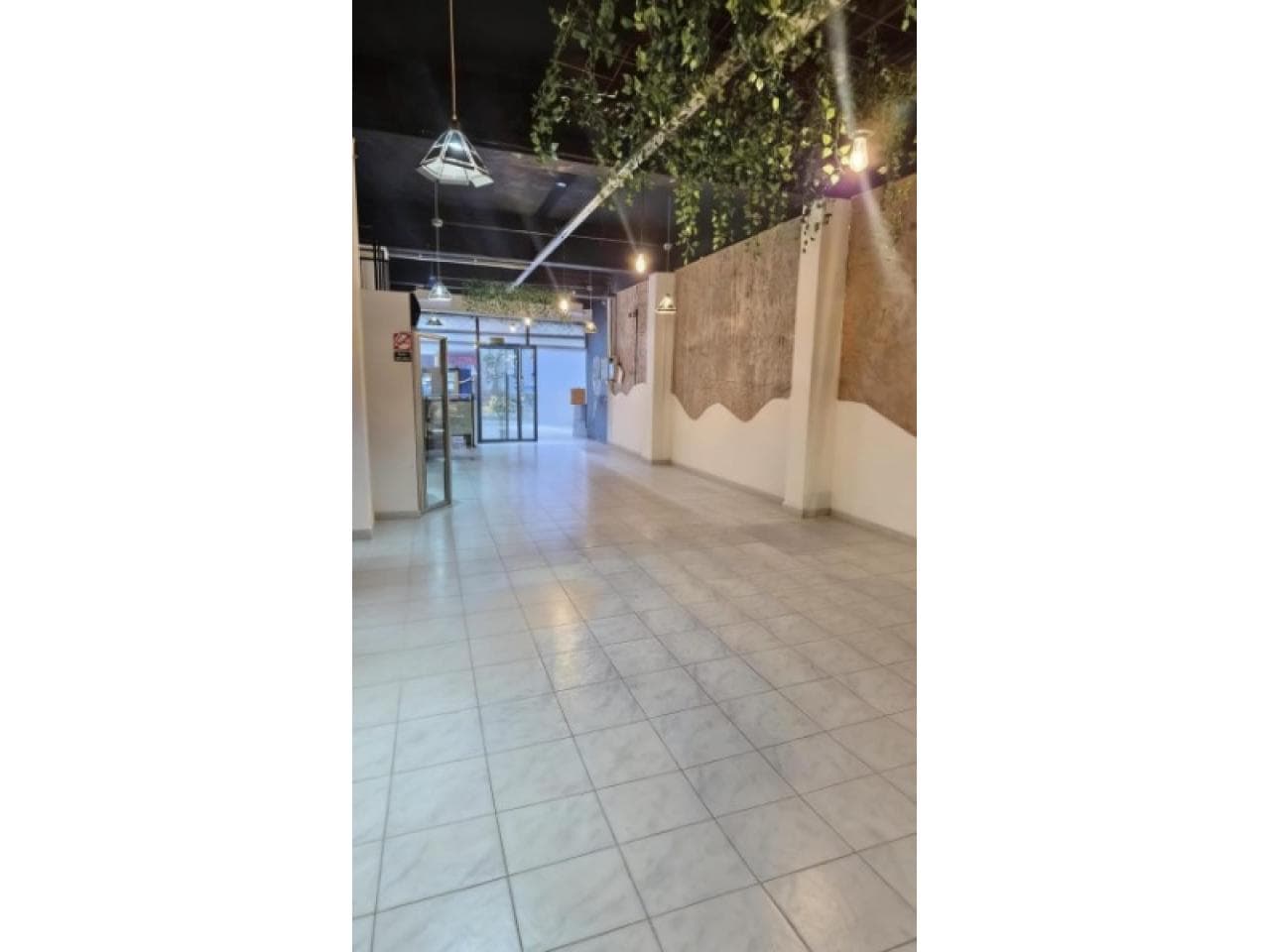 Se Alquila Salón 157m2