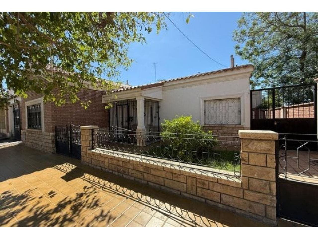 Chalet En Alquiler. 3 Habitaciones, 2 Baños. Pocito. Mls#420981152-82