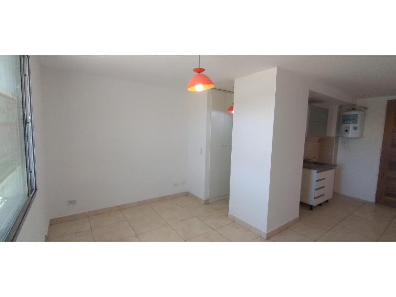 Alquiler. Monoambiente Con Terraza Y Parrillero. Capital