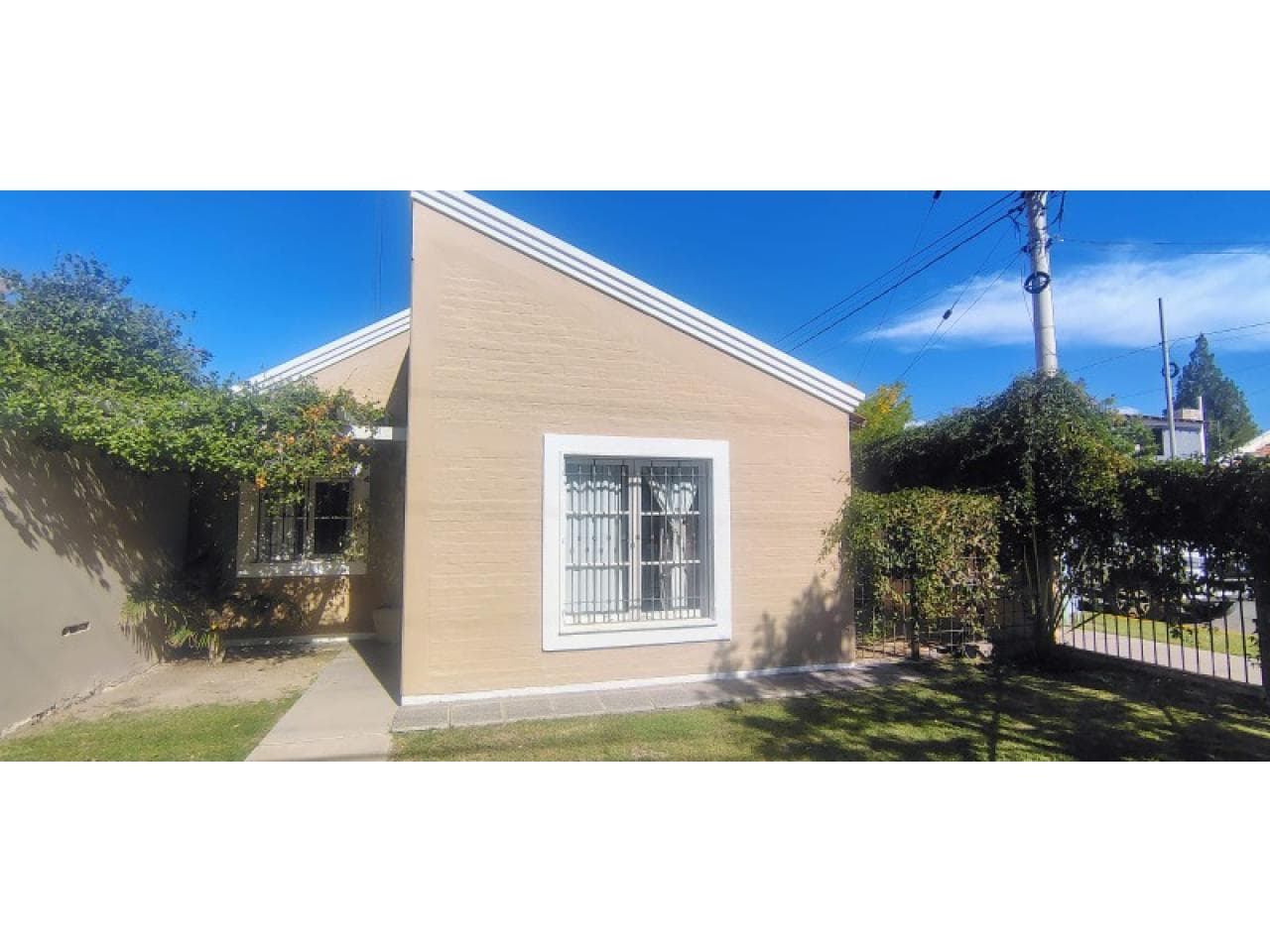 Venta. Excelente Casa Esquina (ampliada), Rivadavia, Altos De Natania, 3 Dormitorios, Sum, Quincho, Con Mejoras.