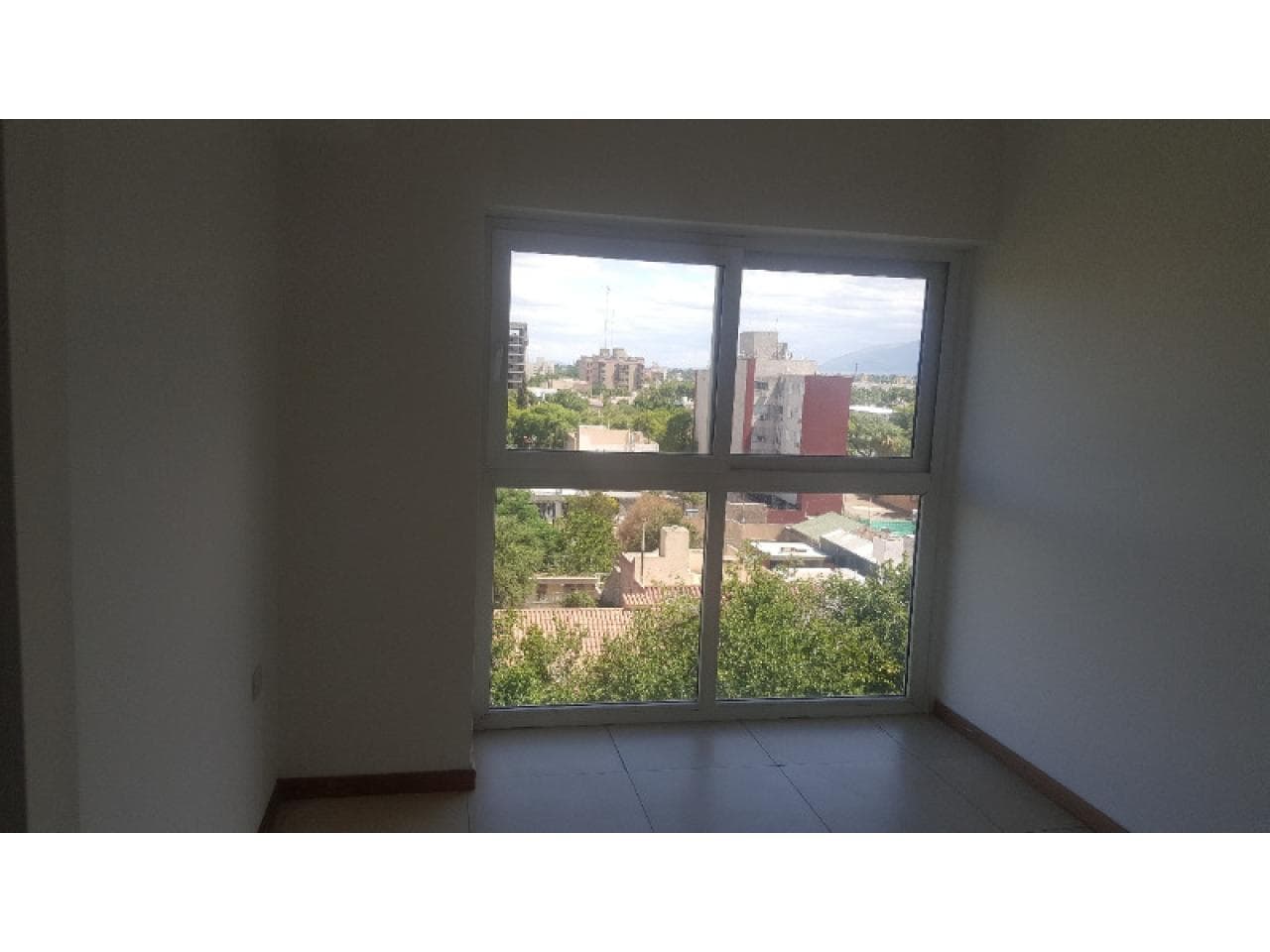 🏢 Oficina De Categoría En Alquiler  Ubicación Estratégica - Av. Libertador Y Sgo Del Estero