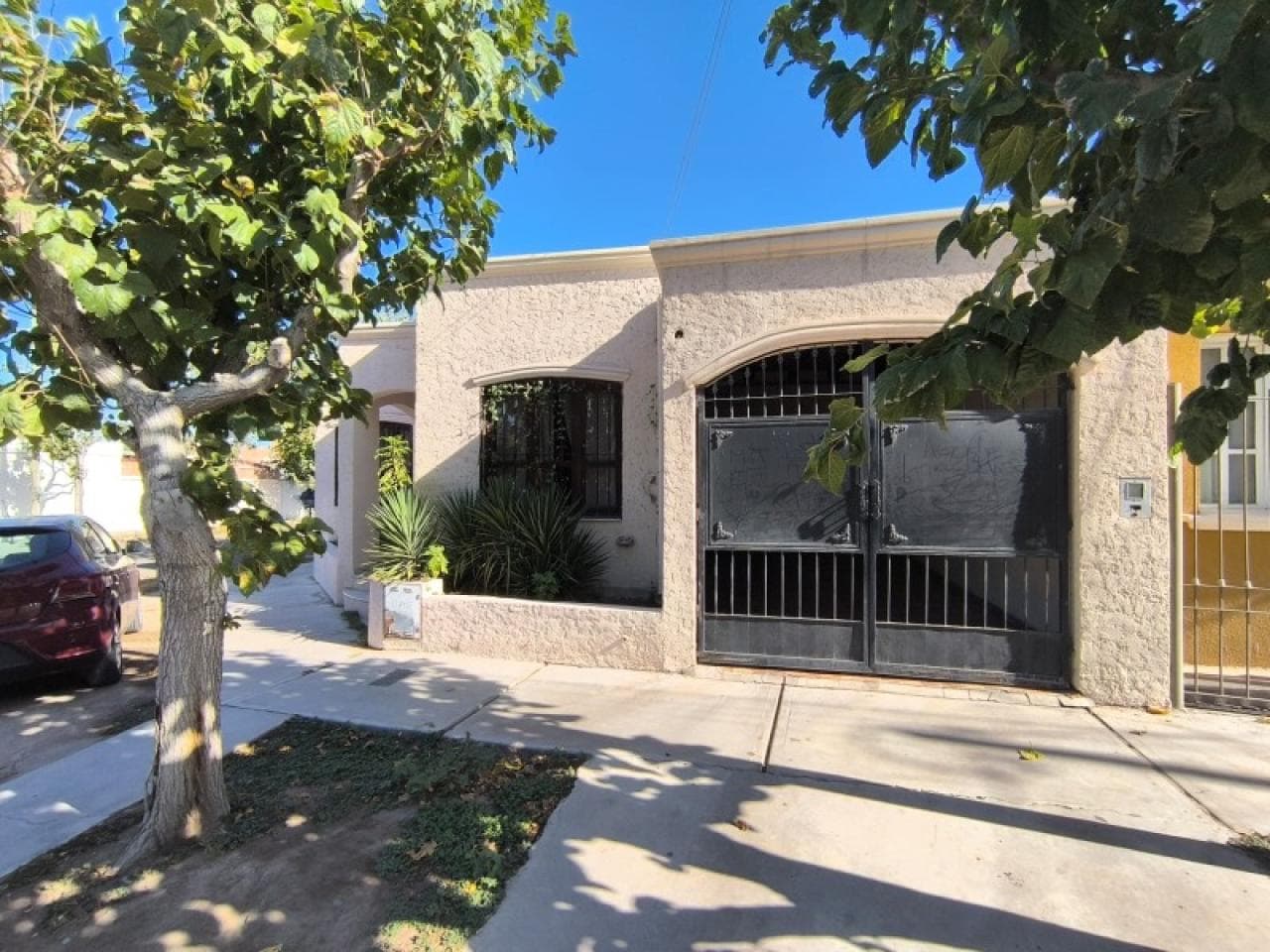 Vendo Casa Linda Y Cómoda De 2 Dorm. B° Frondizi Esquina