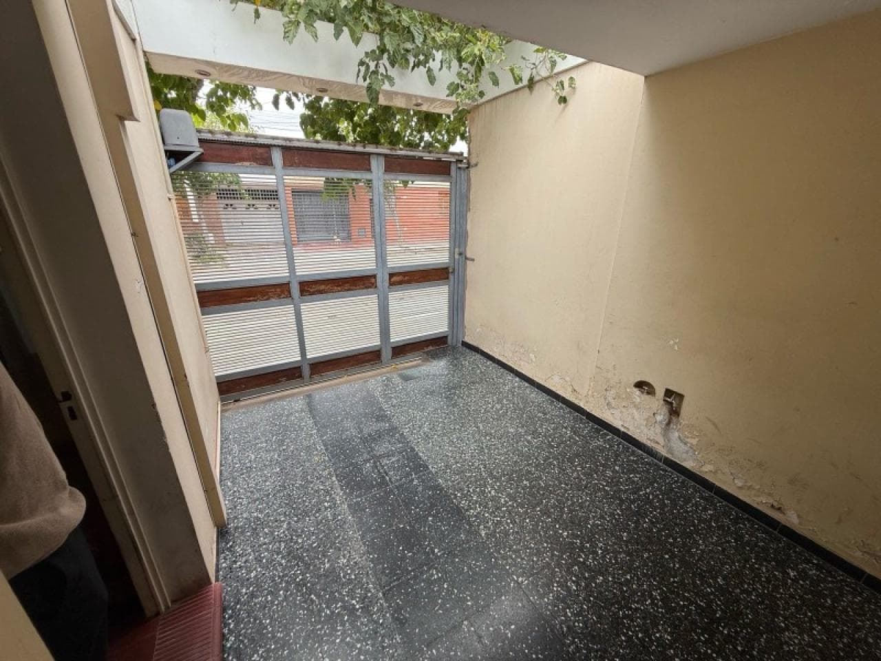 Venta Casa 3 Dormitorios Y 2 Baños - Barrio Paque De Mayo