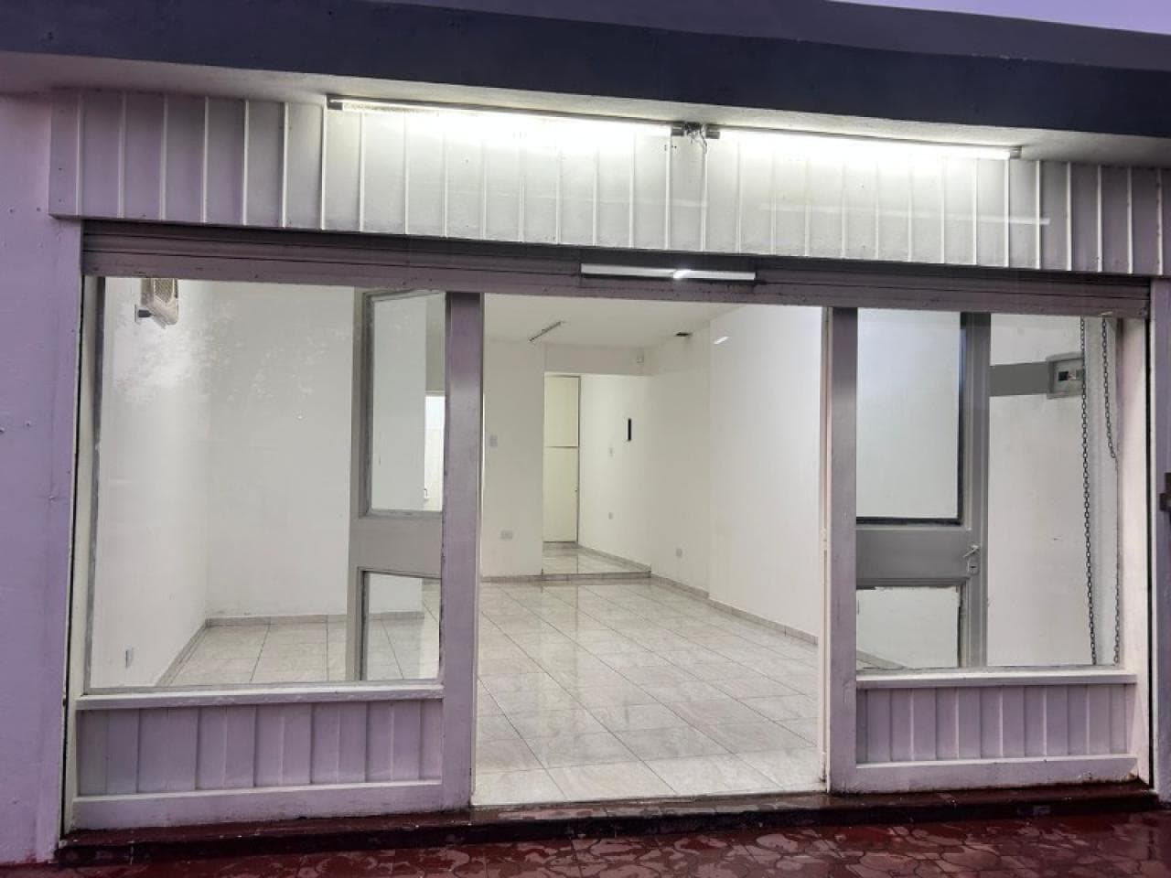 Alquiler Local Comercial Ubicación Premium - Rivadavia
