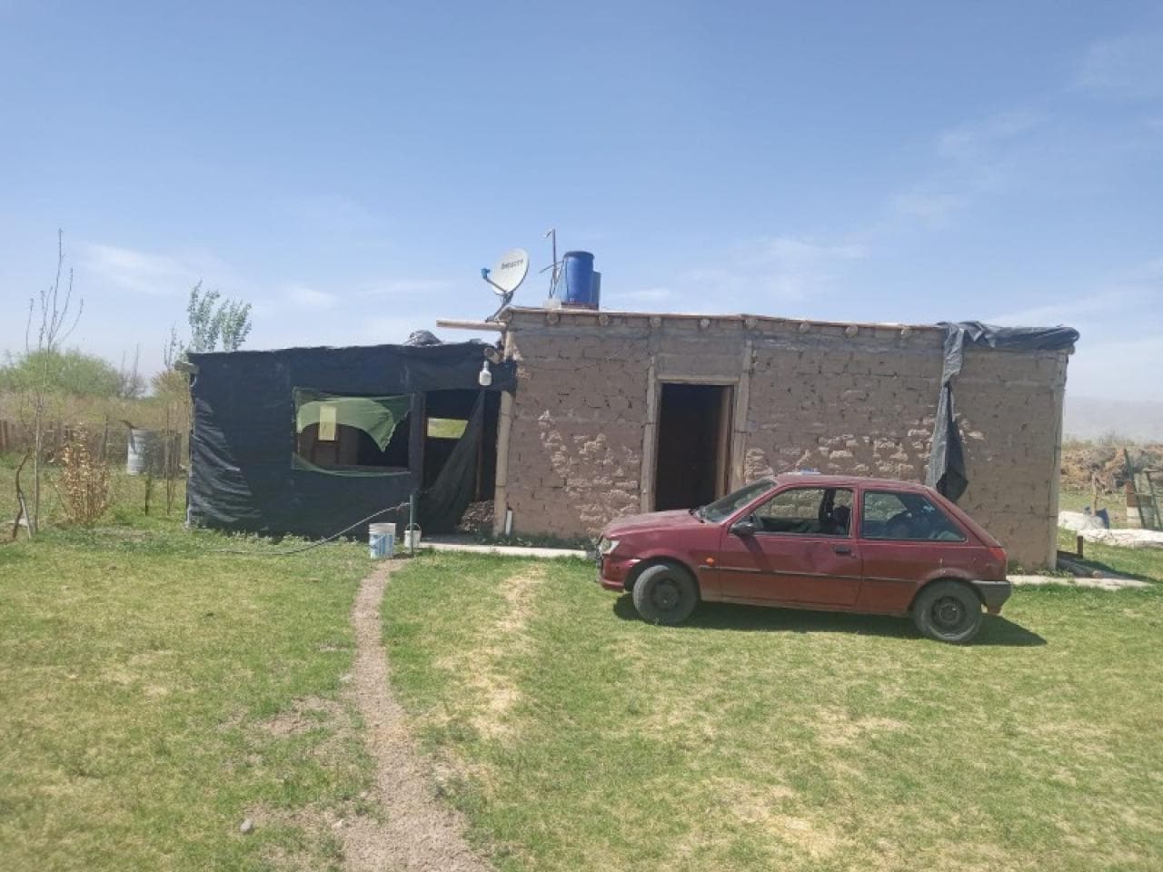 Venta Terreno 1500m2 Con Construccion Habitable. Angaco