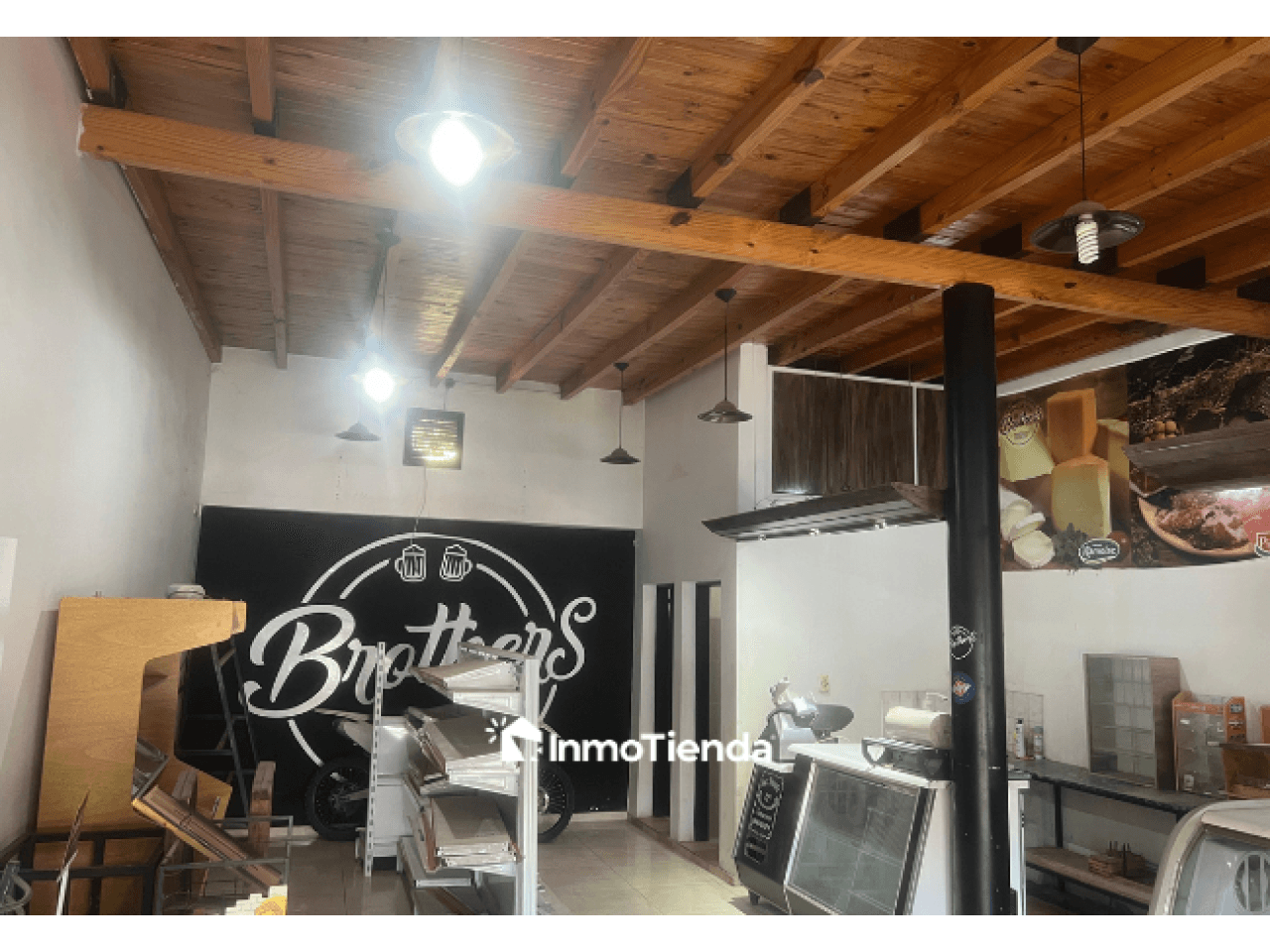 Local Comercial En Alquiler  Ideal Almacén O Fiambrería | Totalmente Equipado