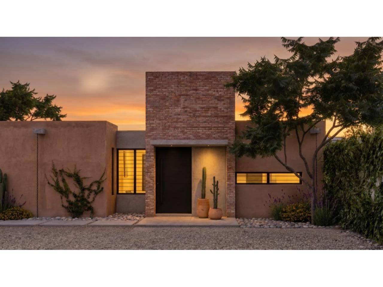 Venta De Casa En Pozo  Ubicada En Barrio Cerrado. Santa Lucia