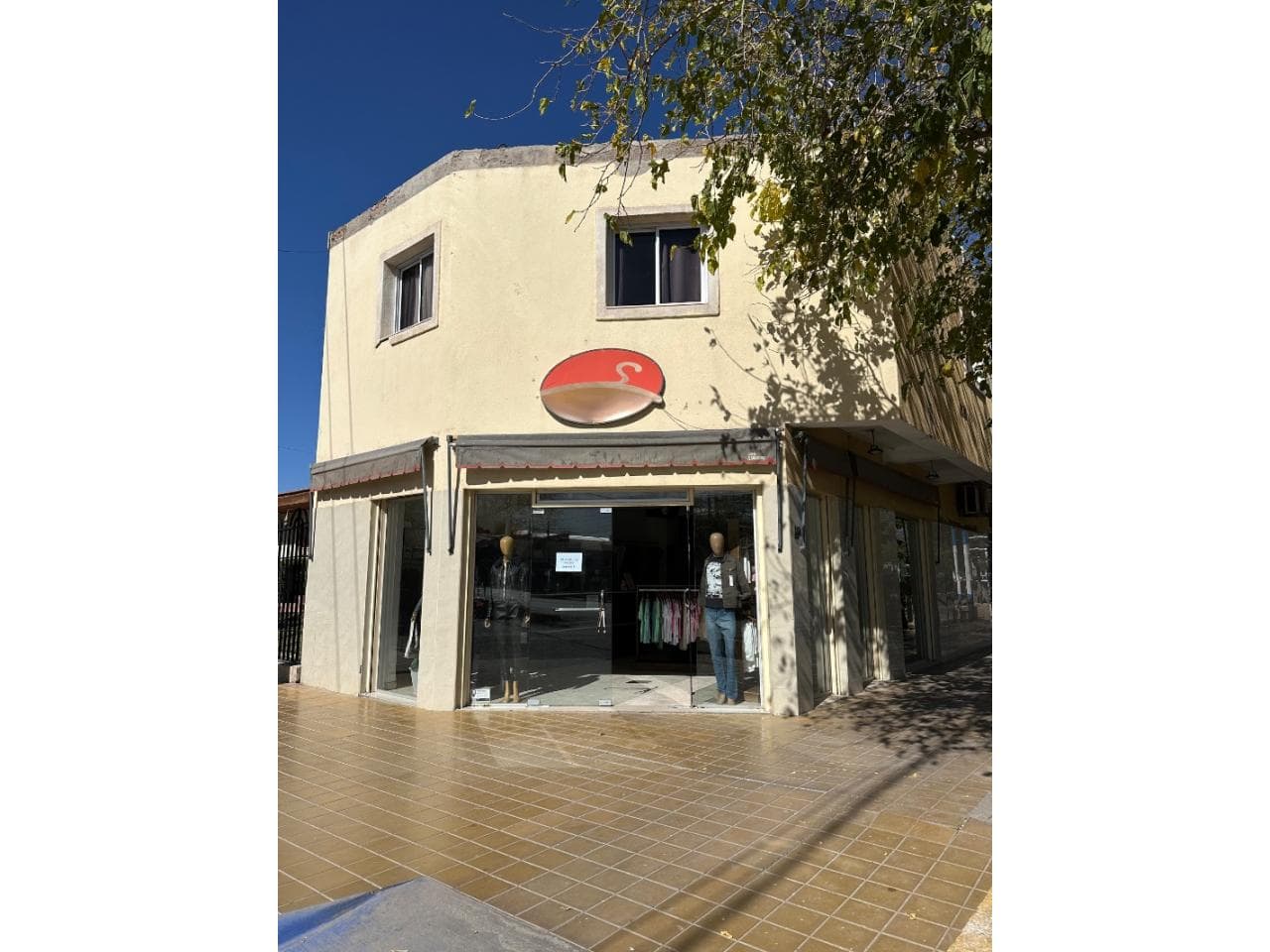 Alquilo Salón Comercial Importante Esquina En Villa Aberastain