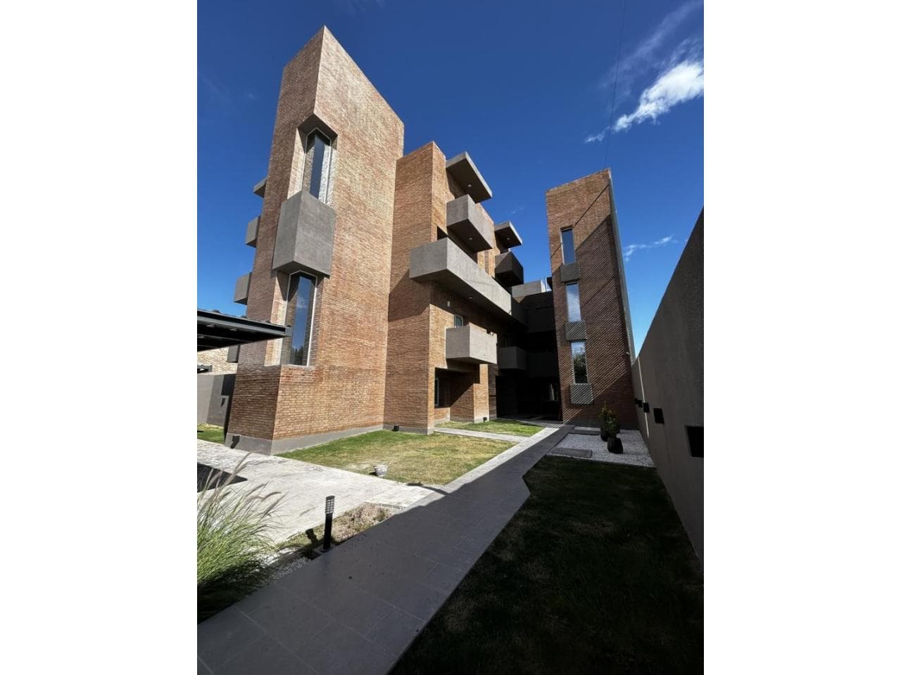 Alquiler Duplex De Categoria 2 Habitaciones , Cochera  Capital