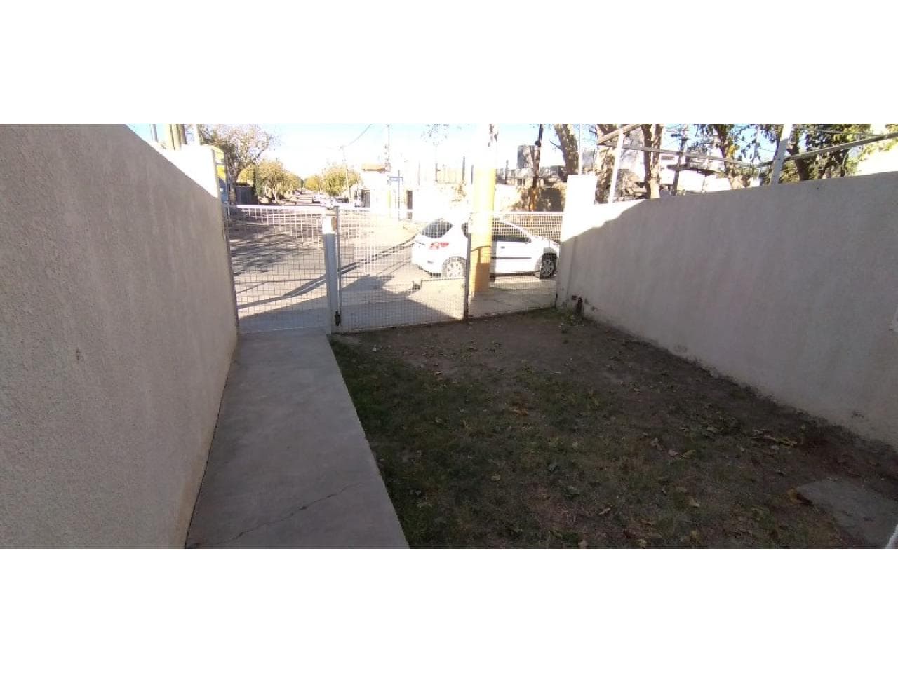 Alquiler Departamento 1 Dormitorio Con Jardín Y Fondo (no Paga Expensas)
