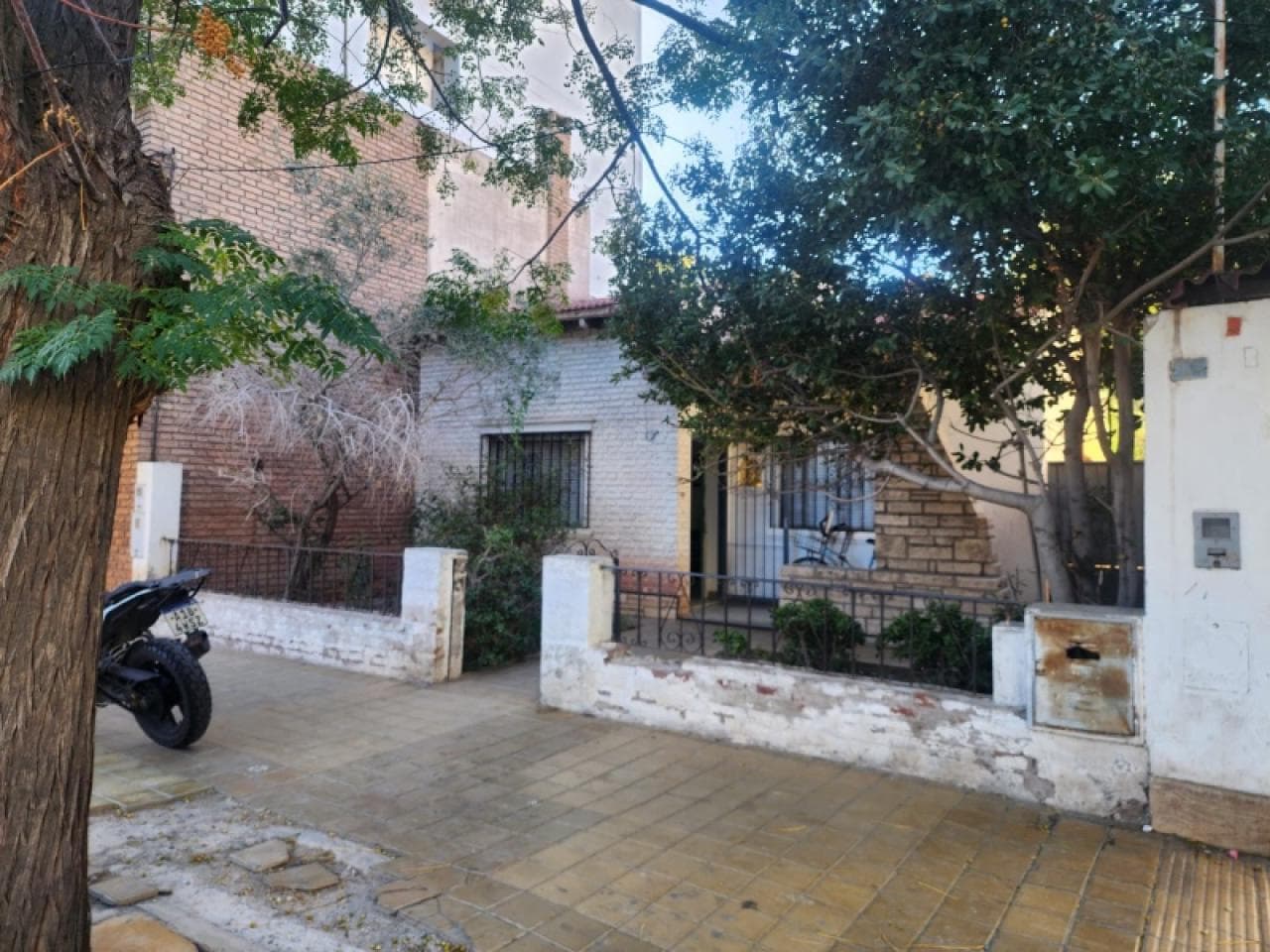 Venta - Casa Sobre Calle Entre Ríos - 474m2 - A Reciclar. Capital