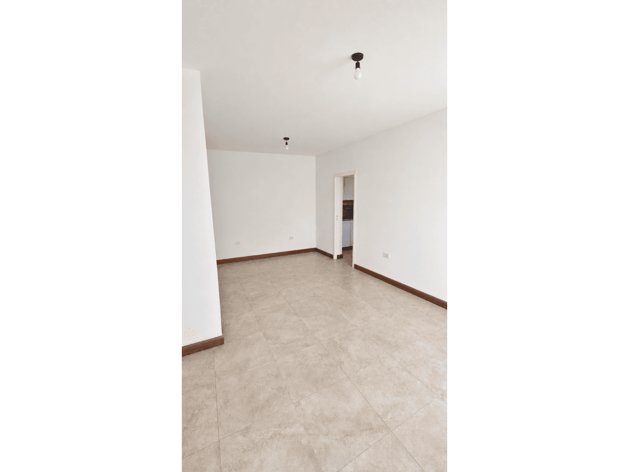 Alquiler De Departamento De Dos Dormitorios Planta Baja Con Cochera Y Patio