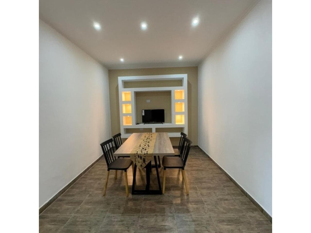 Departamento En Venta - Amoblado - Capital