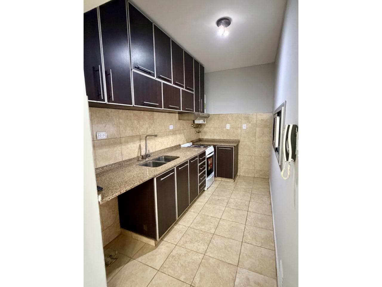 Alquiler Casa En Barrio Privado, 2 Dormitorios, 2 Baños, Vestidor