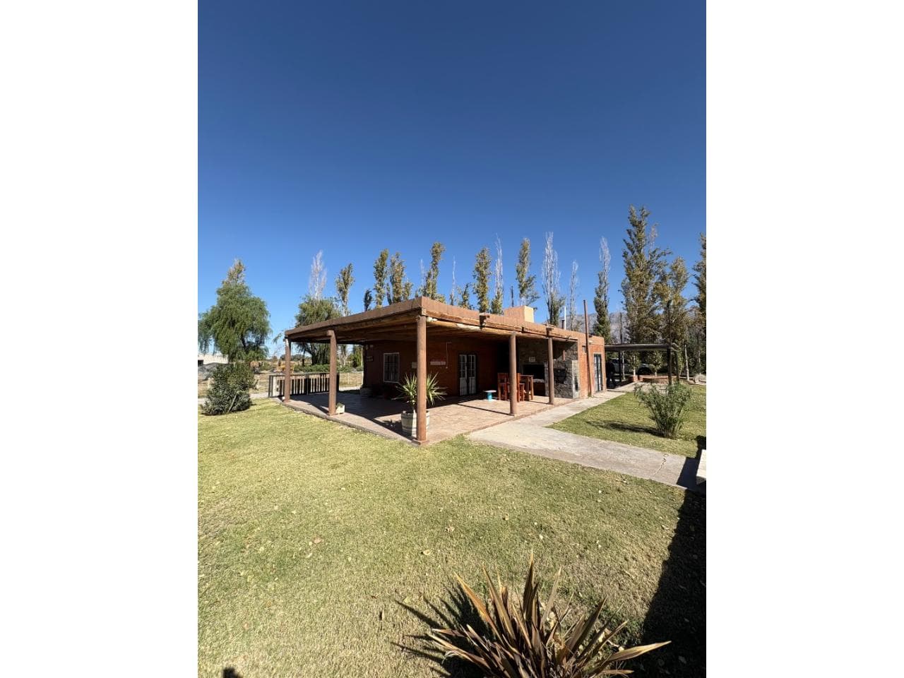 Venta - Casa Quinta Sobre Ruta 40 - Barrio Cerrado. Pocito