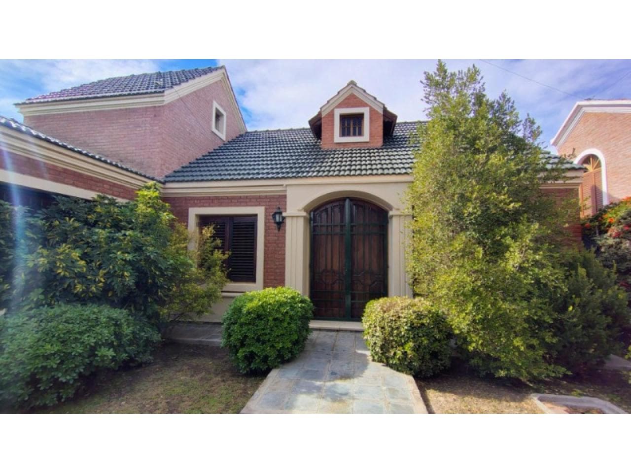 Venta Casa De Dos Plantas. Zona B° Natania Vi, Rivadavia. Mls#420981168-9