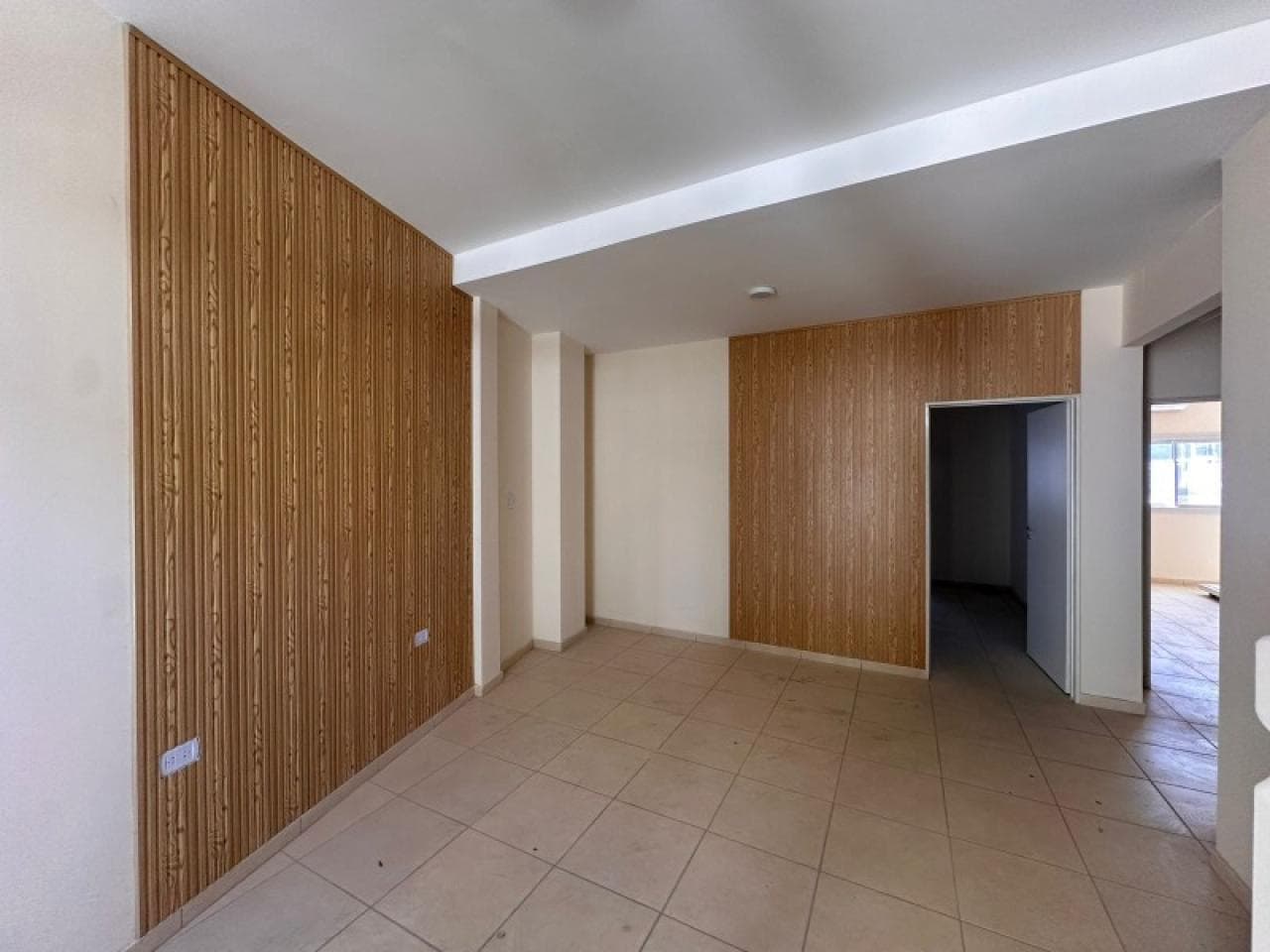 Edificio En Bloque En Alquiler, A Estrenar, Capital, Tucuman Y M. Moreno. 3 Cocheras. Tel. 2646296308