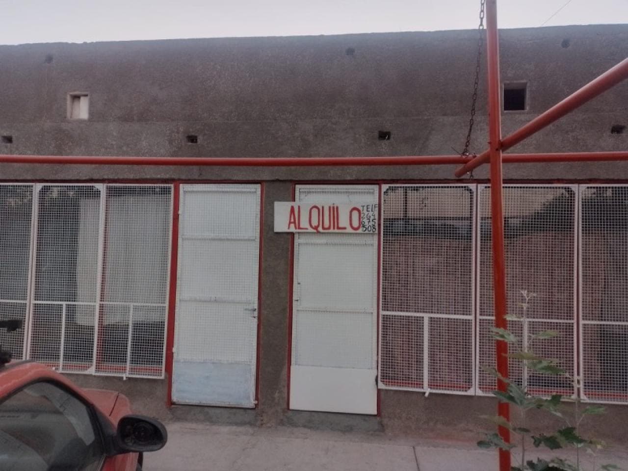 Alquilo Salon De 70mts Cuadrado Con Posibilidad A Dividir