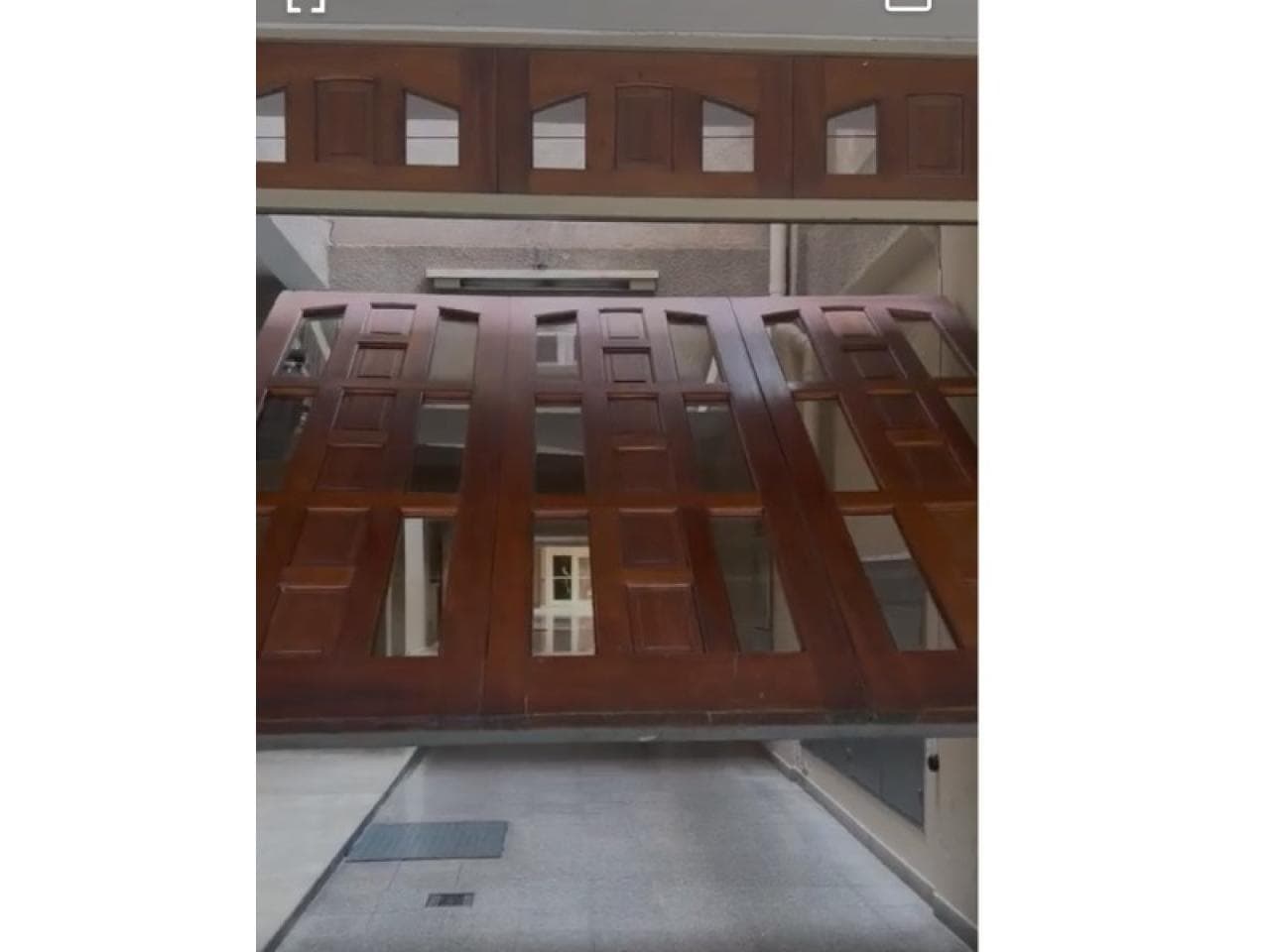 Venta Cochera 15 M2 Aprox. Edificio Norte. Calle Tucuman Antes De Libertador. Porton Electrico. Capital