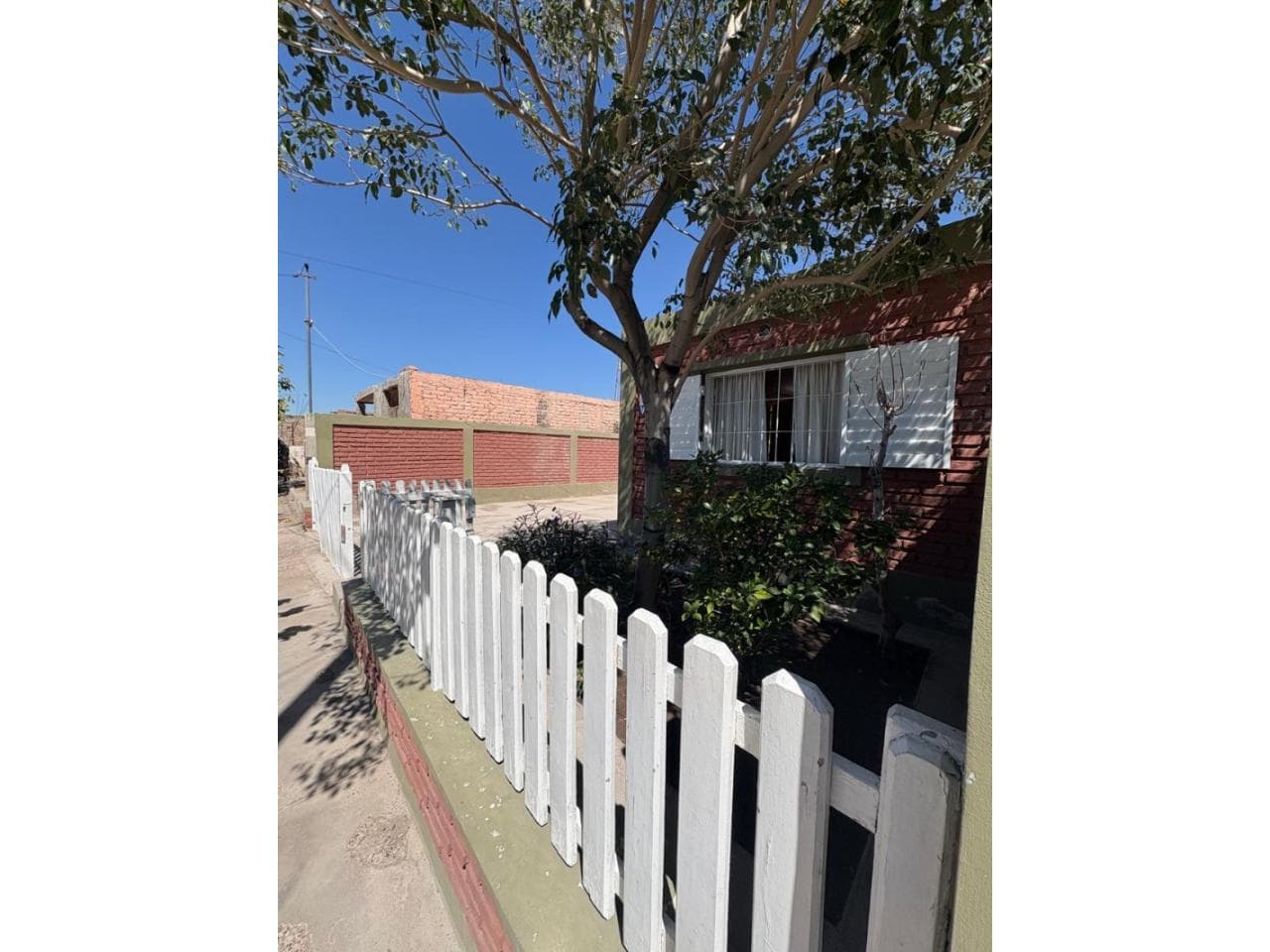 Venta - Casa Barrio Los Andes  A 7 Cuadras De La Plaza De Chimbas