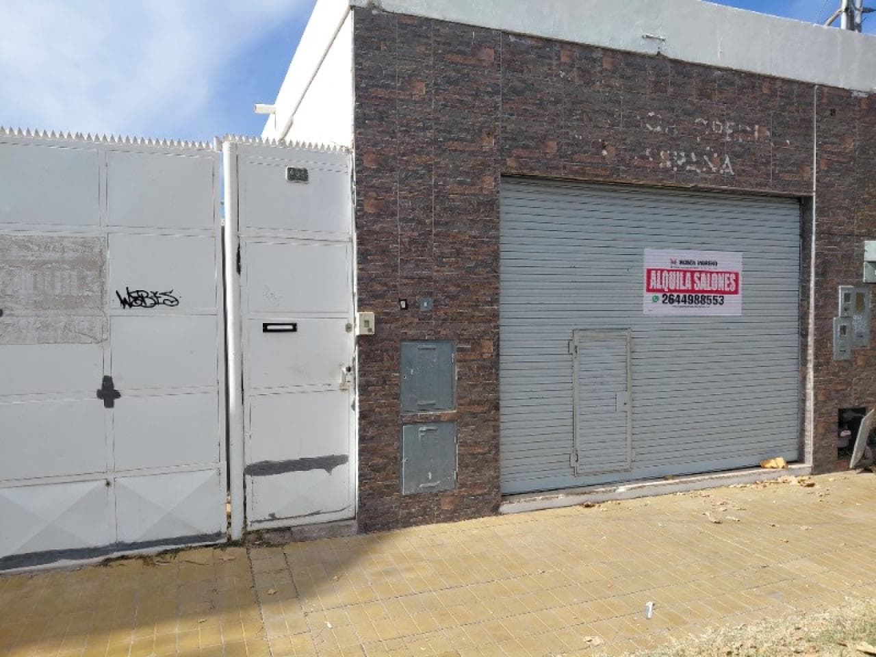 Alquiler 2 Salones Comerciales En Capital, Con Acceso Vehicular- Av. España 453 Norte-