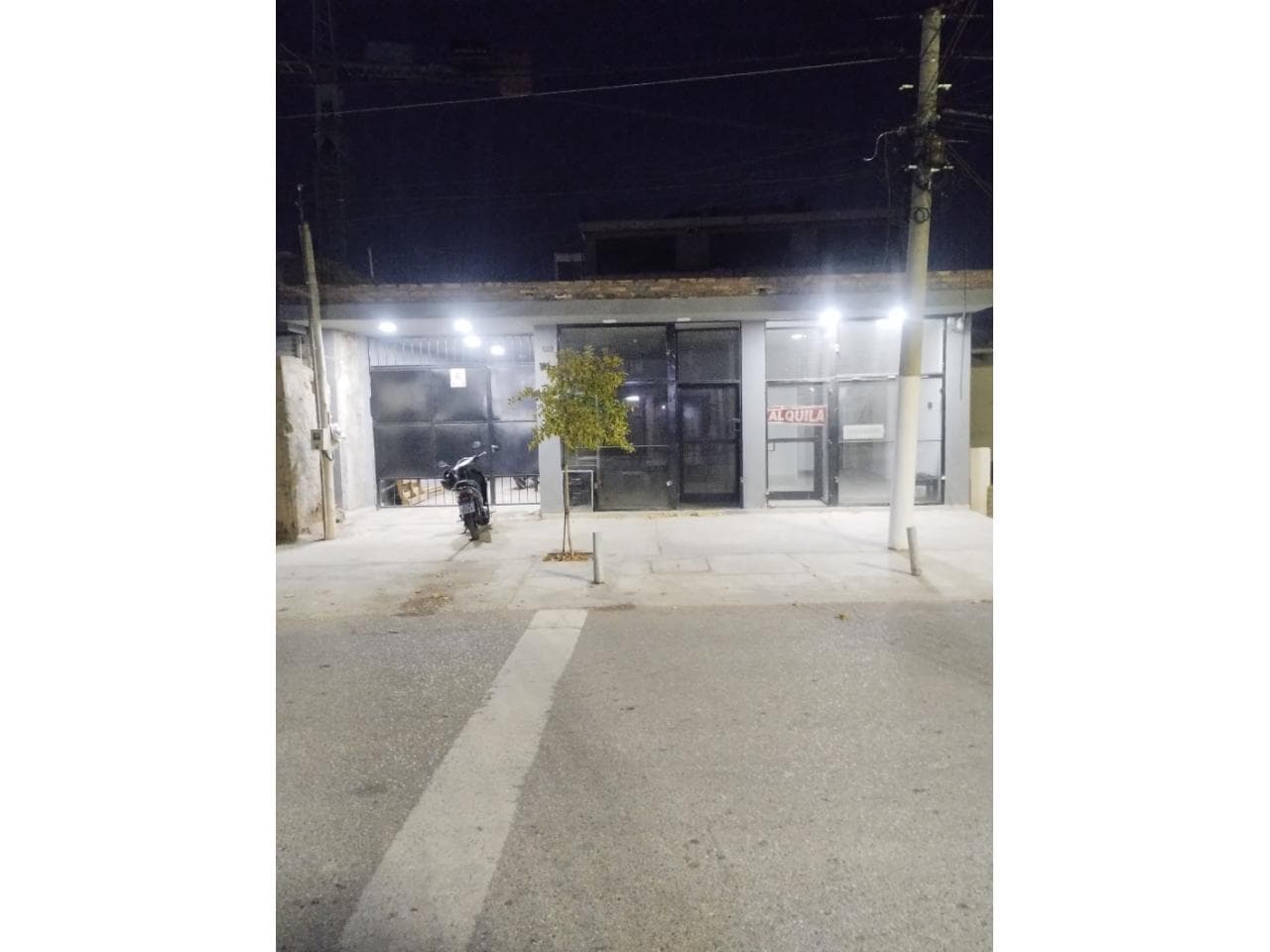Alquiler Local Comercial Habilitado. Rivadavia