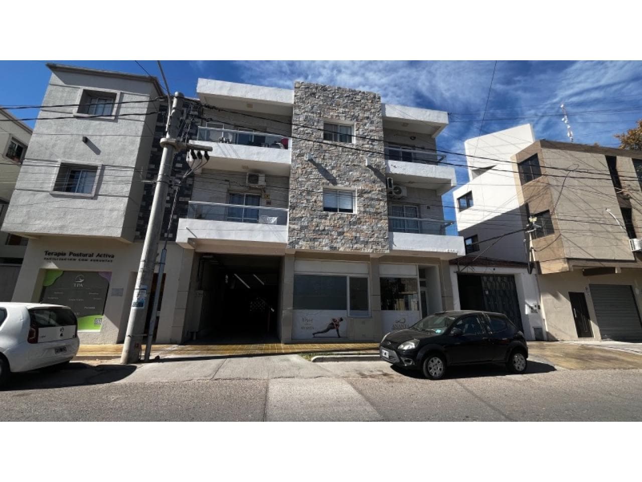 Venta- Departamento 1 Dormitorio, Excelente Zona Residencial- Mitre Y Ameghino