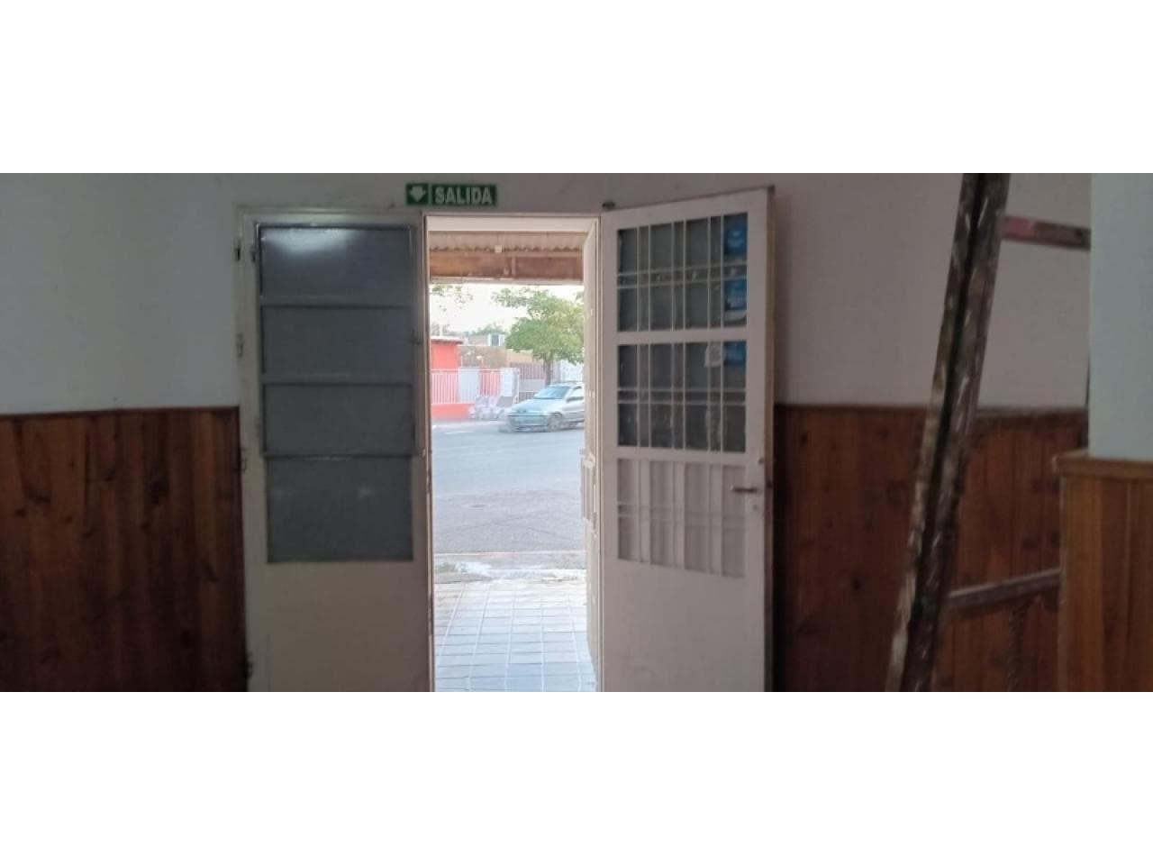 Alquiler De Local De 30metros Cuadrados En Superiora Y San Roque, Cuenta Con Un Baño.