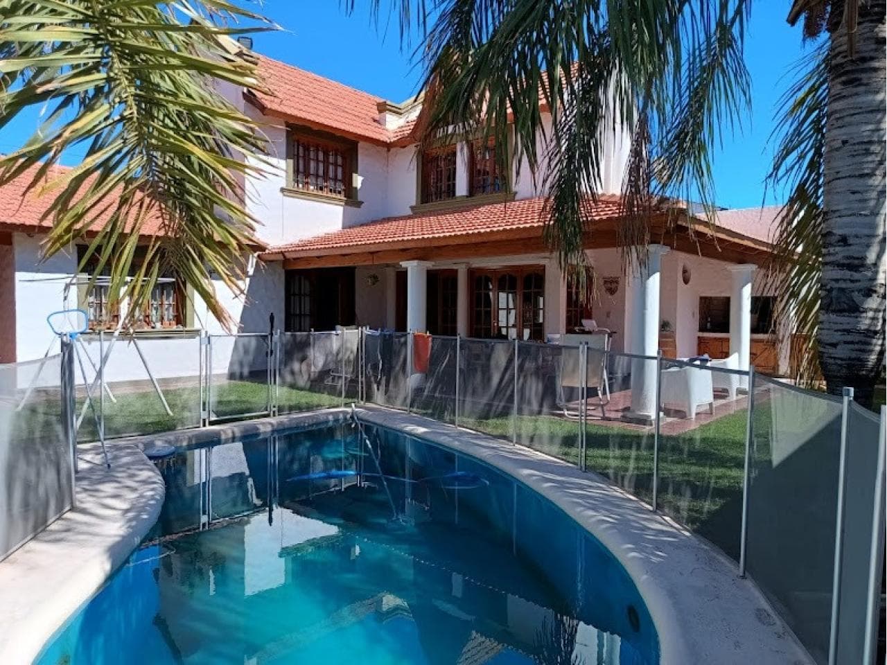 Venta Casa B° Los Olivos | 4 Dormitorios - 3 Baños - Inmediaciones Club Ausonia. Capital