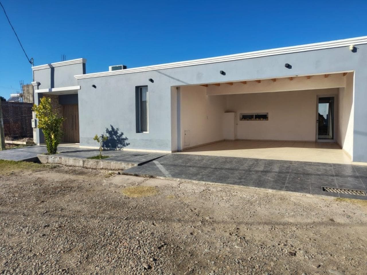Venta Hermosa Casa De Categoria En Venta En Rivadavia  B° Privado Don Domingo