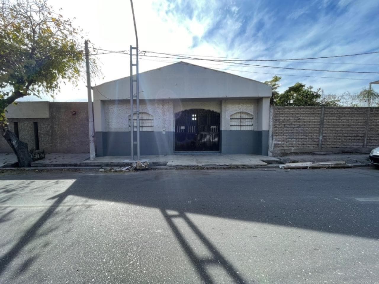 Salón Comercial +1000 M2- Ubicación Privilegiada-2 Baños Y Cocina