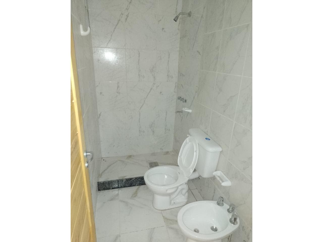 Venta Dto De Un Dormitorio Con Espacio De Cochera, Planta Baja. Rivadavia