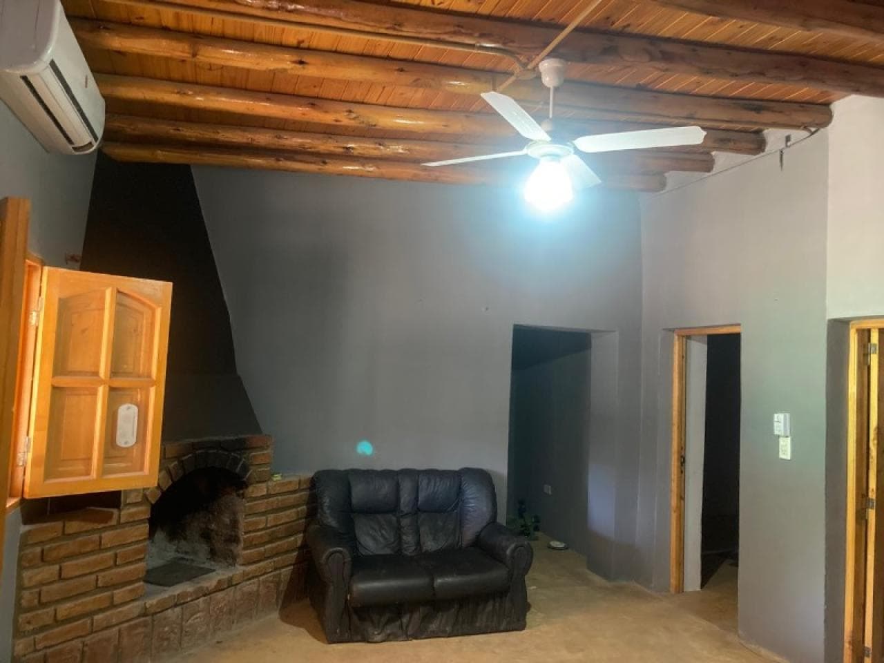 Casa En Venta 2 Dormitorios Con Pileta, Suipacha Y La Laja, Albardon